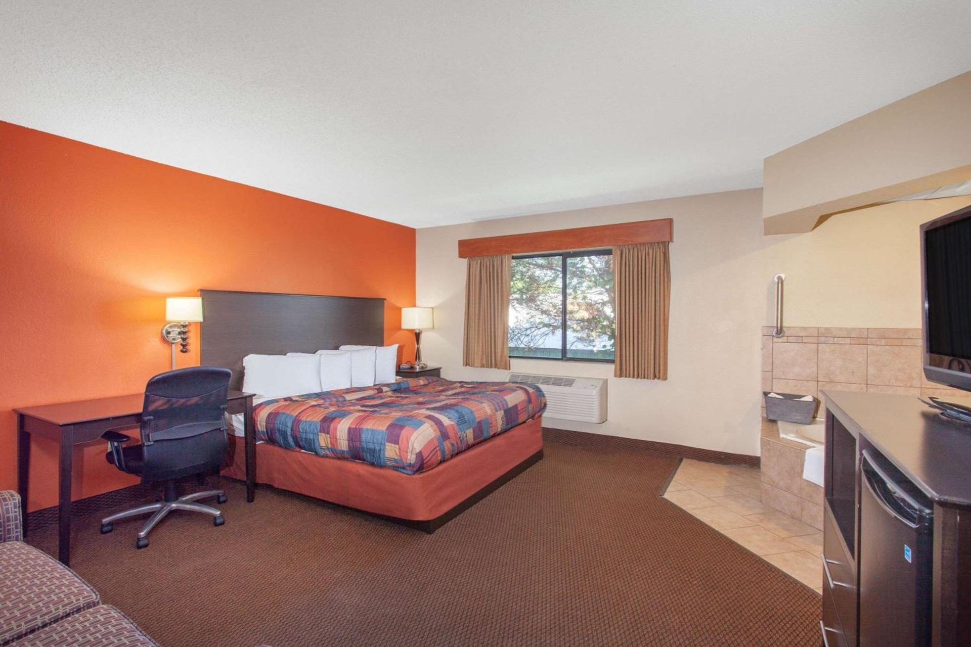AmericInn by Wyndham Ham Lake photo 10
