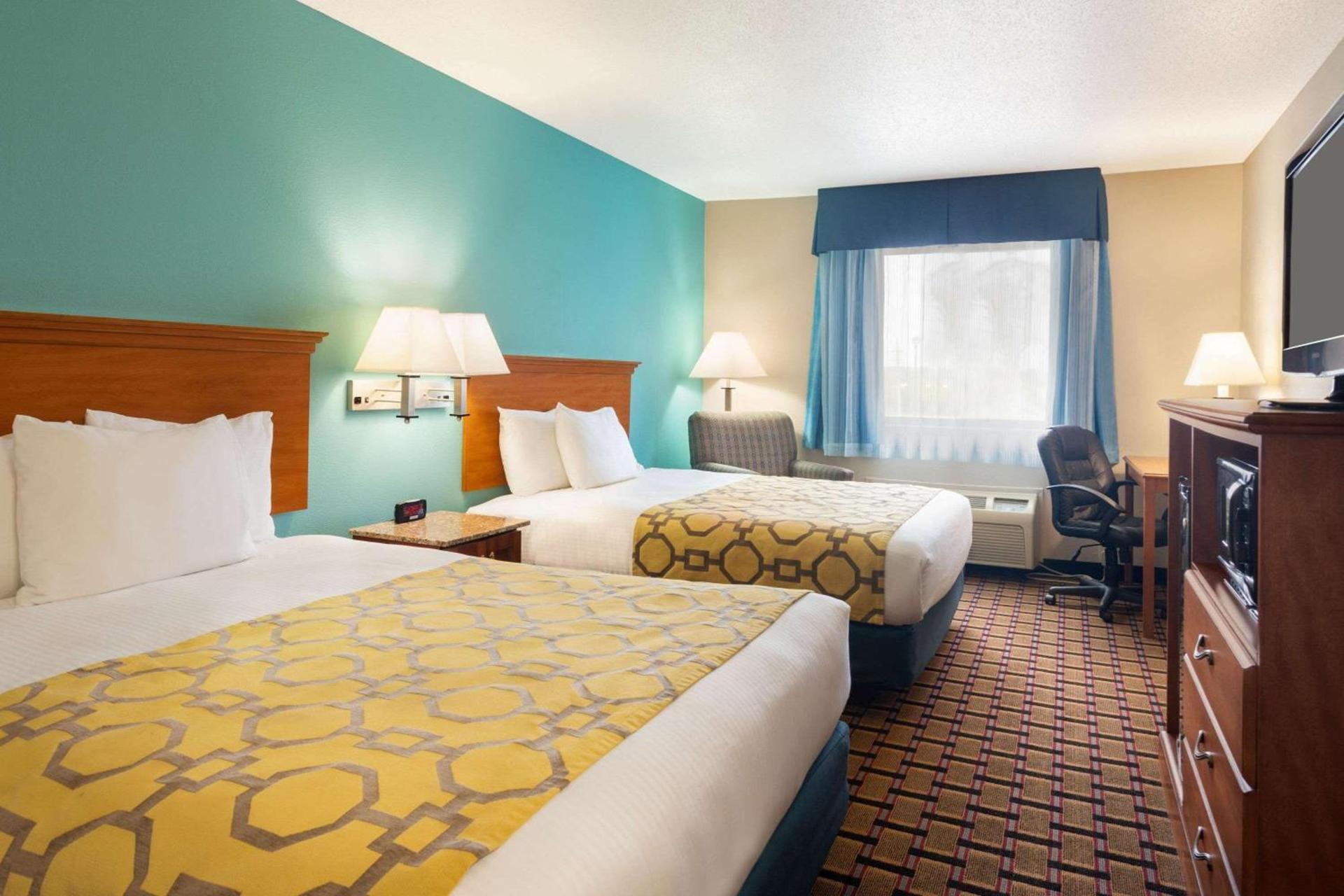 Baymont by Wyndham Warrenton photo 13