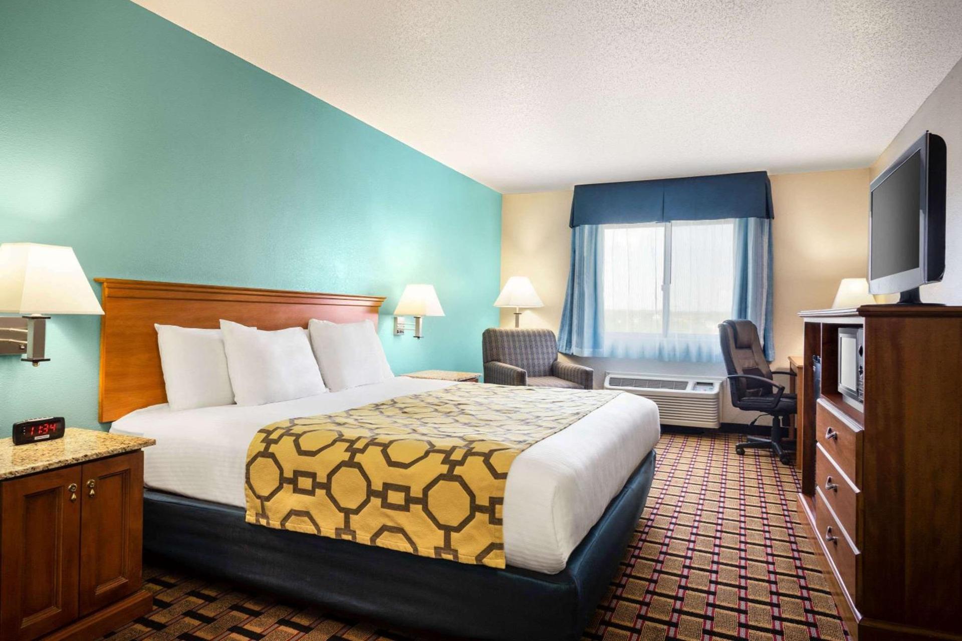 Baymont by Wyndham Warrenton photo 9