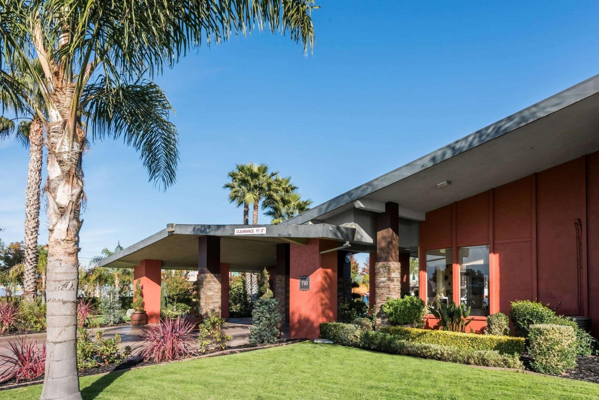 Days Inn & Suites by Wyndham Lodi photo 4