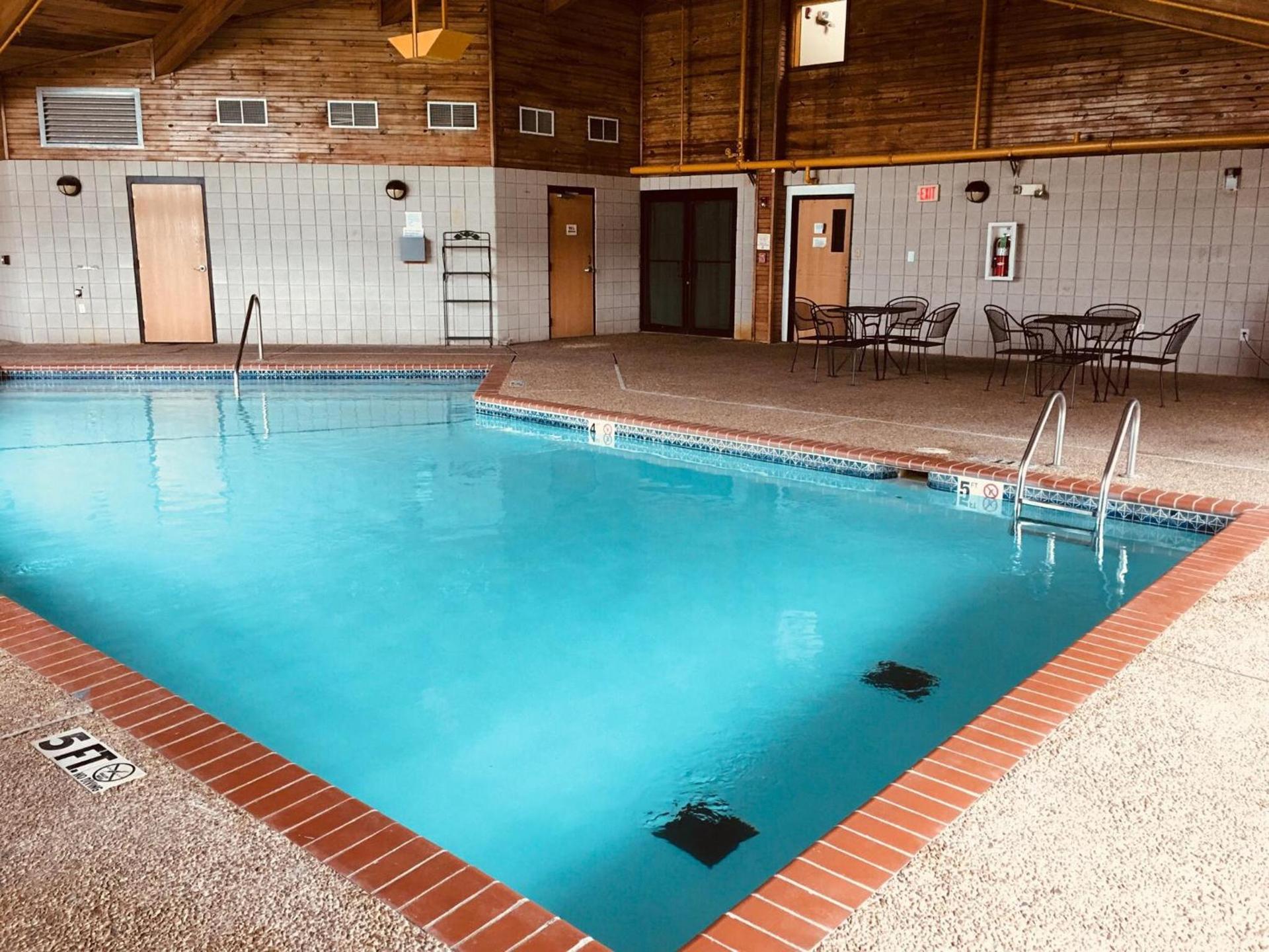 Regency Inn and Suites photo 19