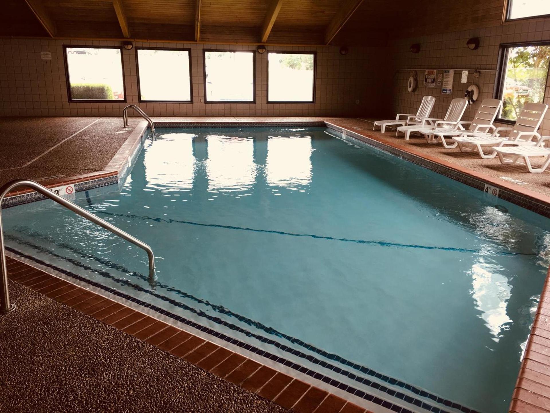 Regency Inn and Suites photo 14