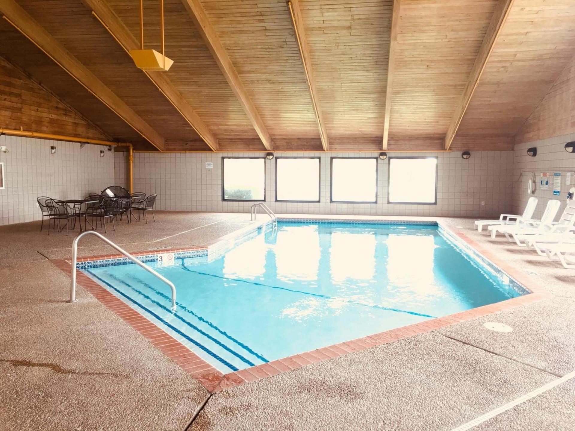 Regency Inn and Suites photo 13