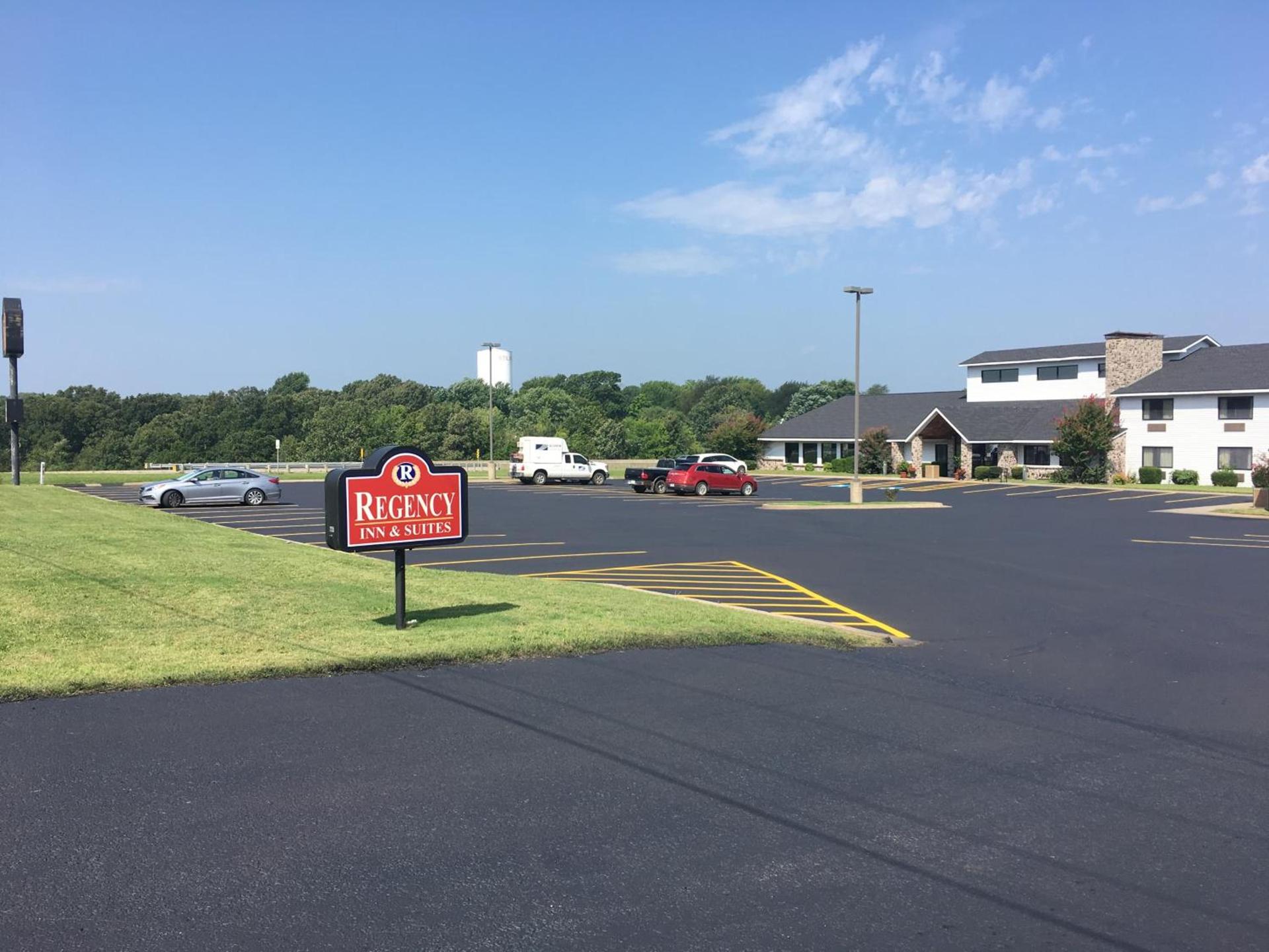 Regency Inn and Suites photo 54