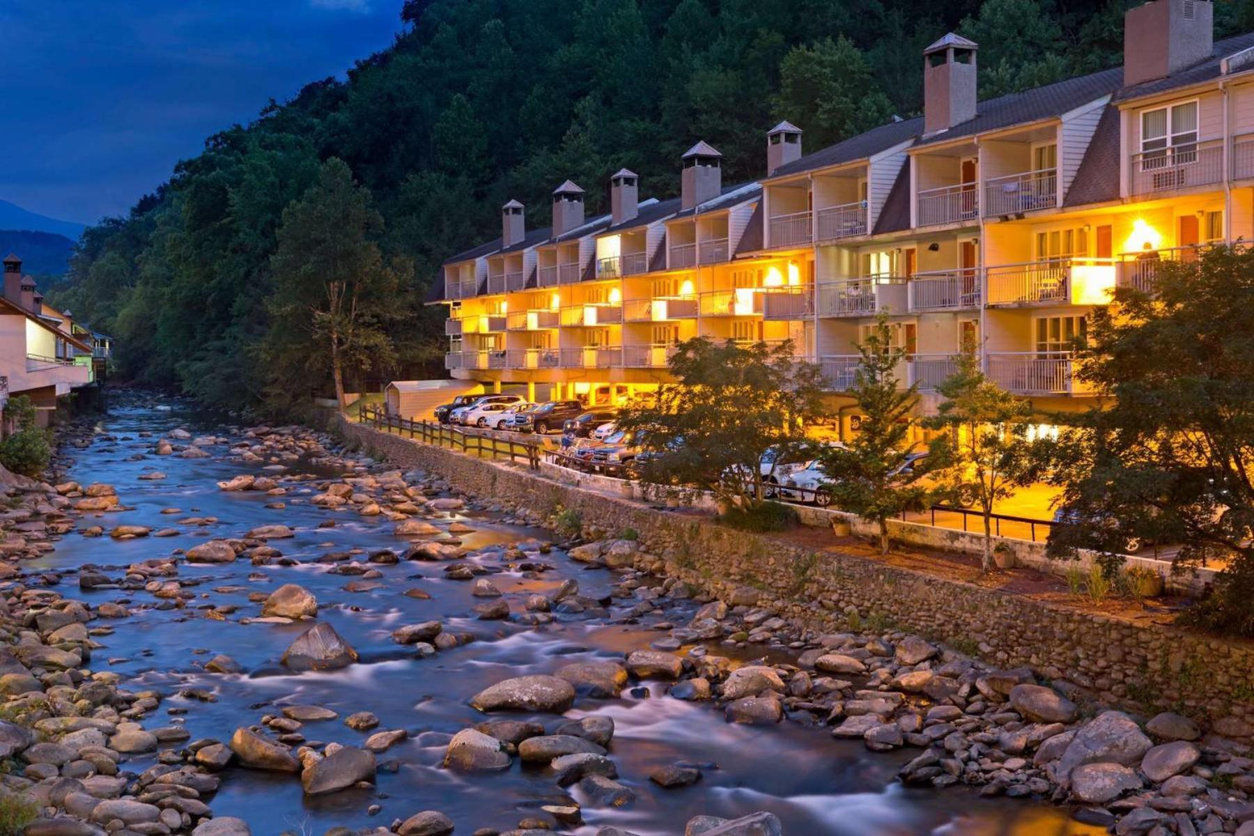 Gatlinburg River Inn photo 2
