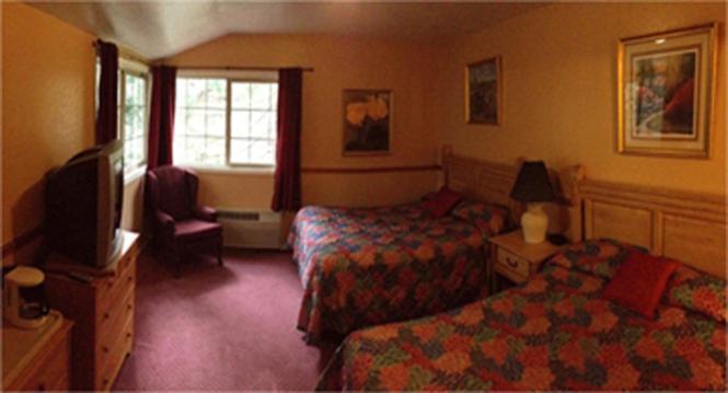 StrawberryInn River Front Resort photo 8