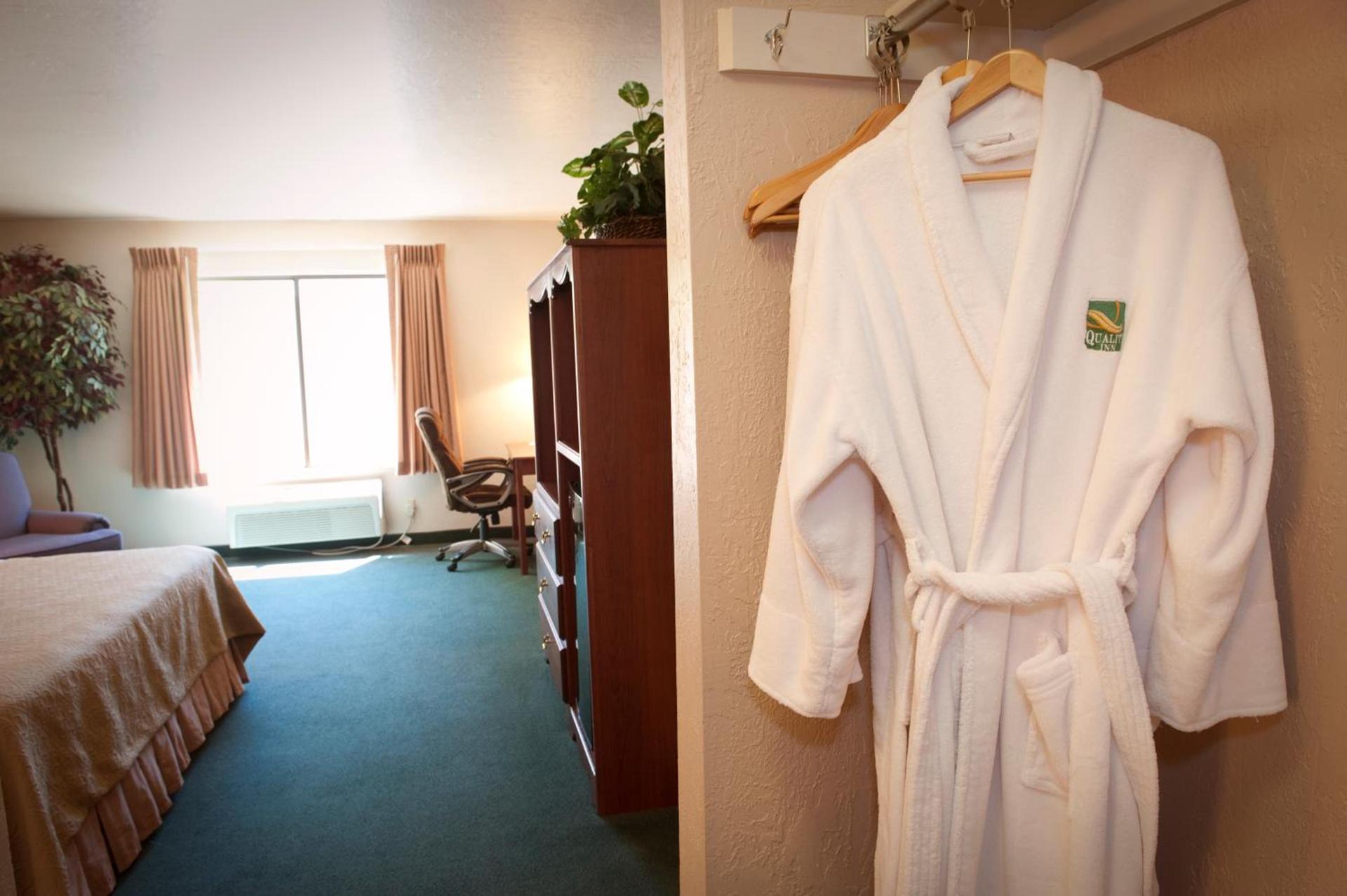 Quality Inn Richfield I-70 photo 34
