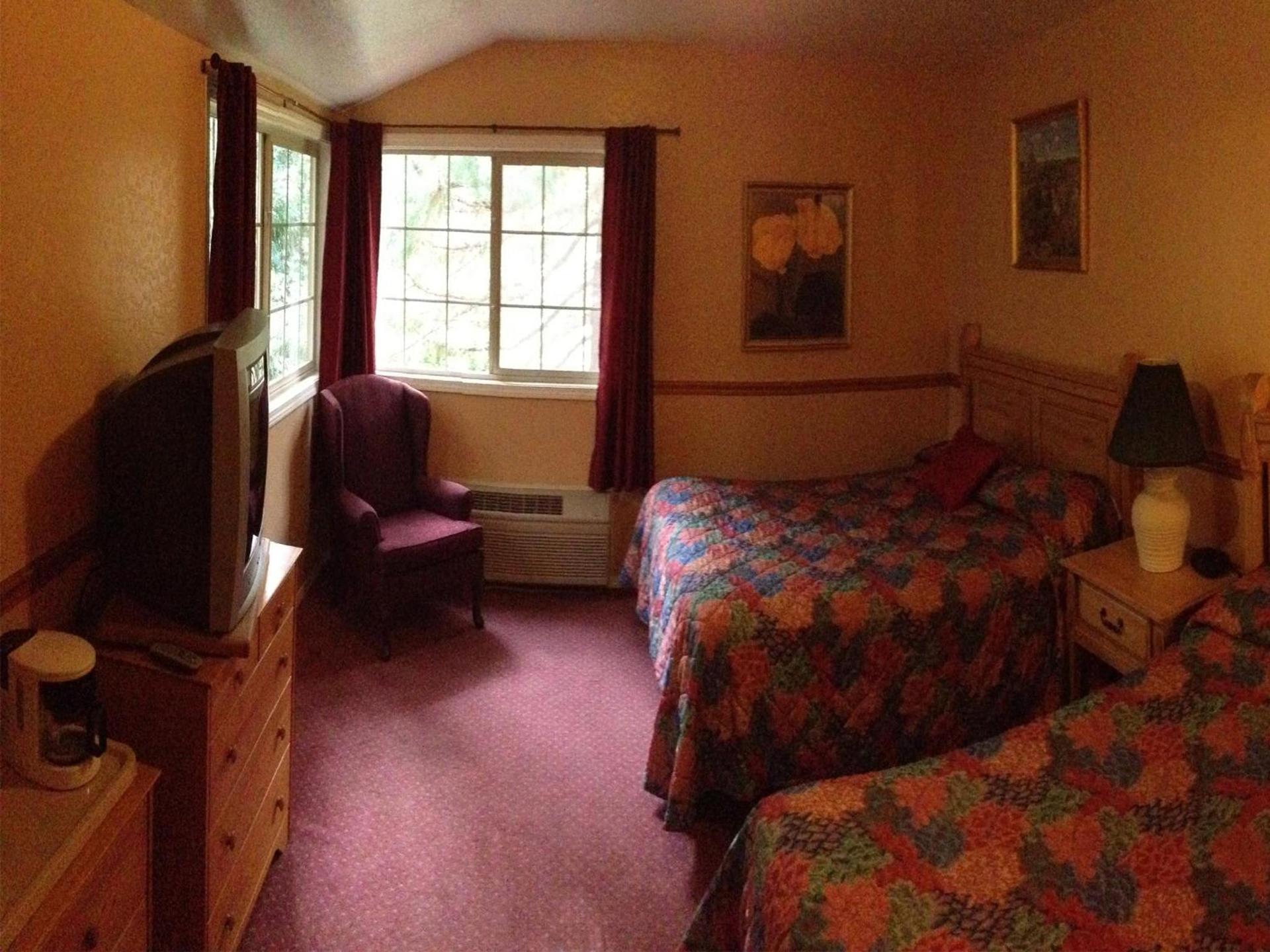 StrawberryInn River Front Resort photo 17