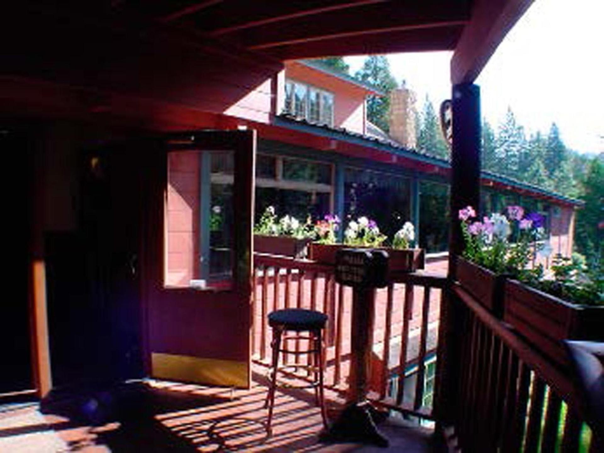 StrawberryInn River Front Resort photo 14