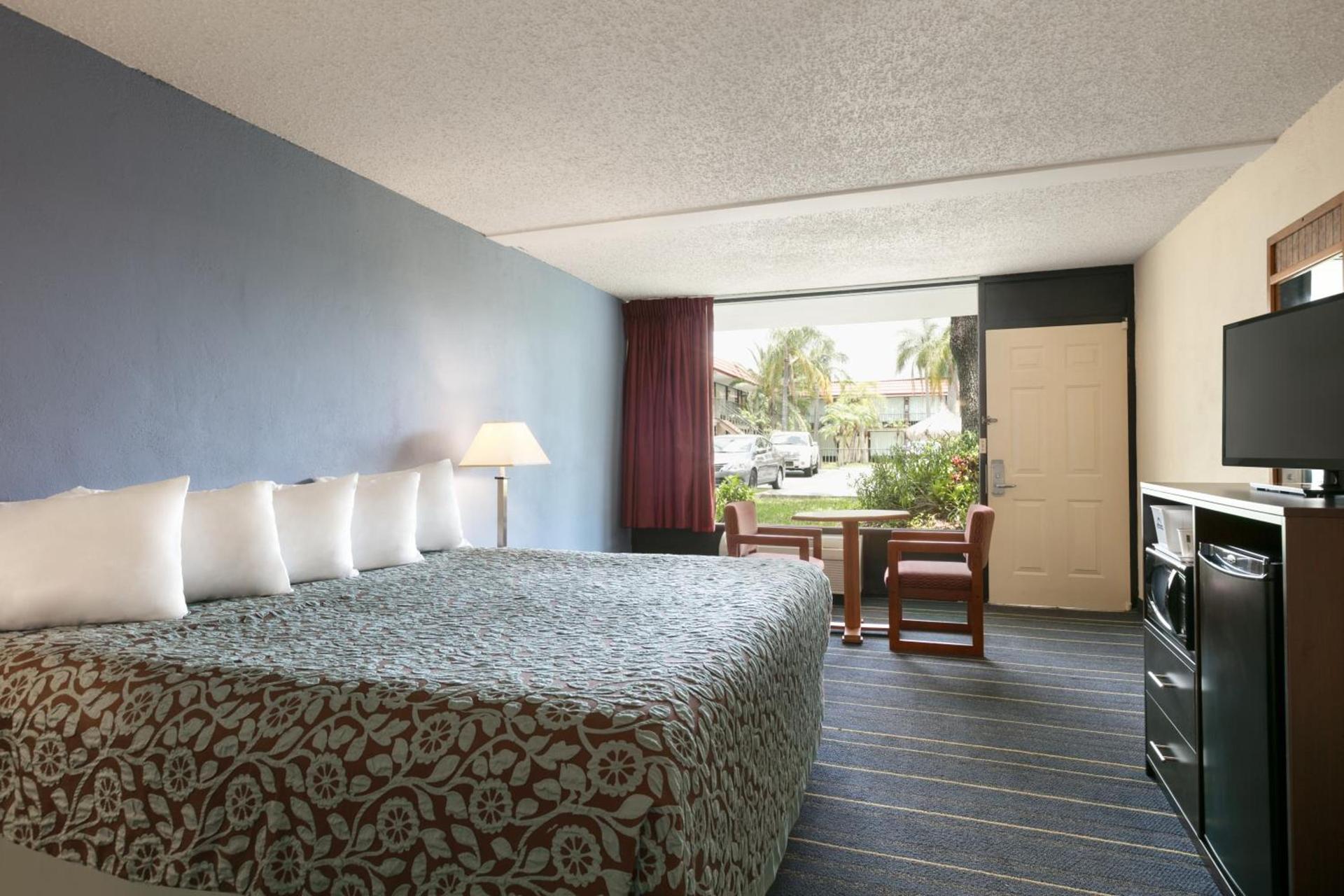 Days Inn by Wyndham Clearwater/Central photo 29