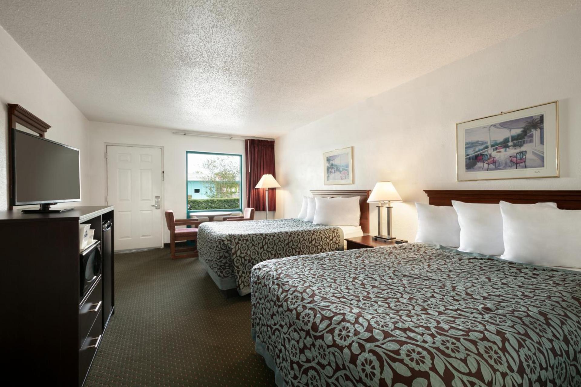 Days Inn by Wyndham Clearwater/Central photo 25