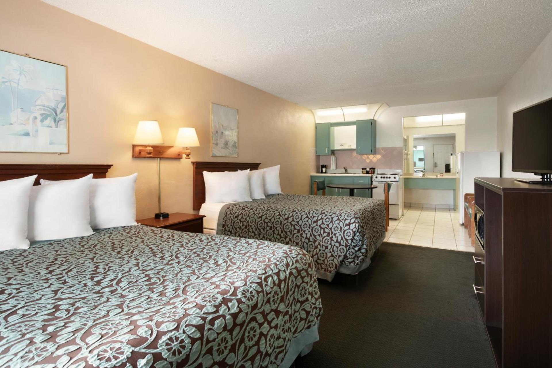 Days Inn by Wyndham Clearwater/Central photo 27