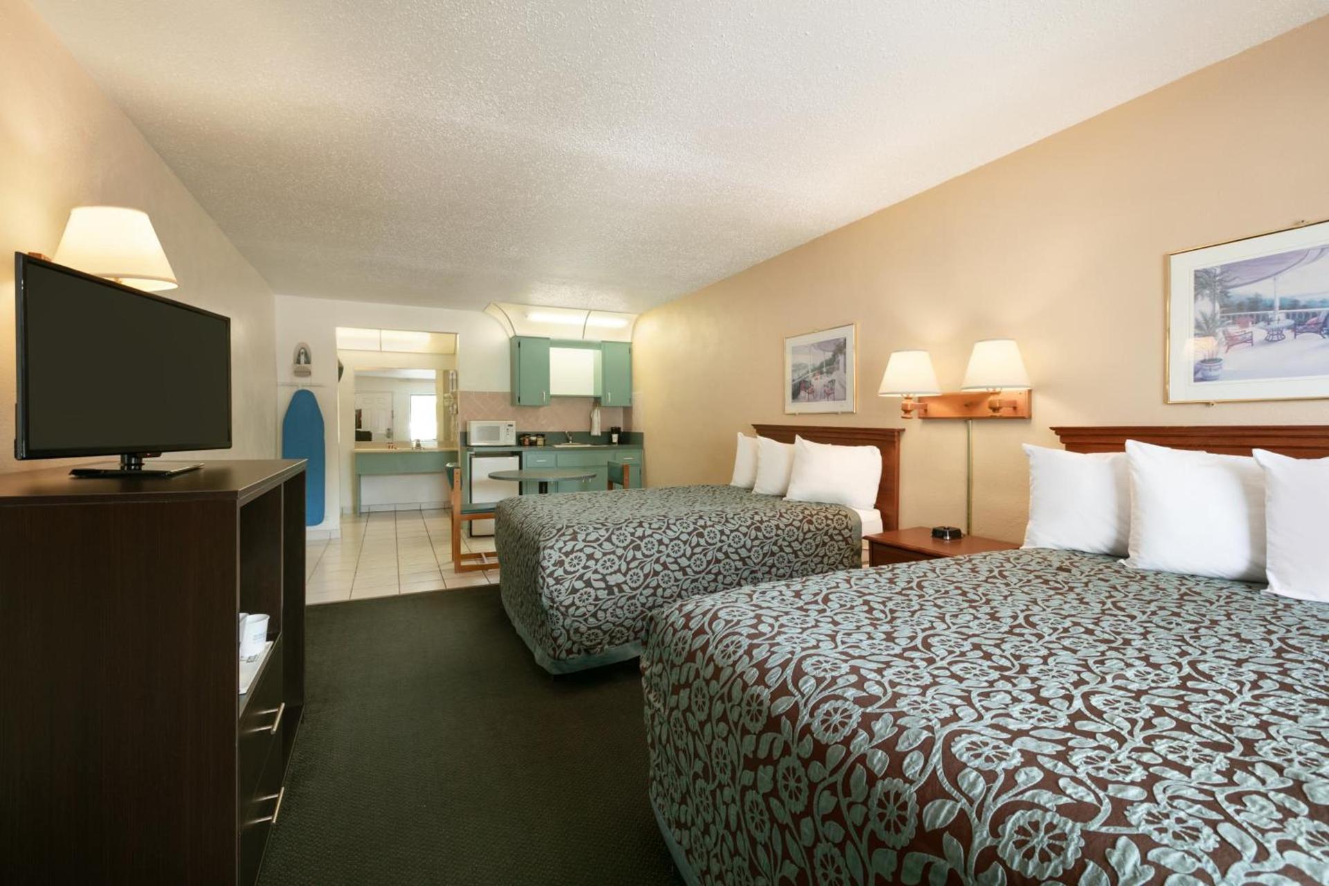 Days Inn by Wyndham Clearwater/Central photo 28