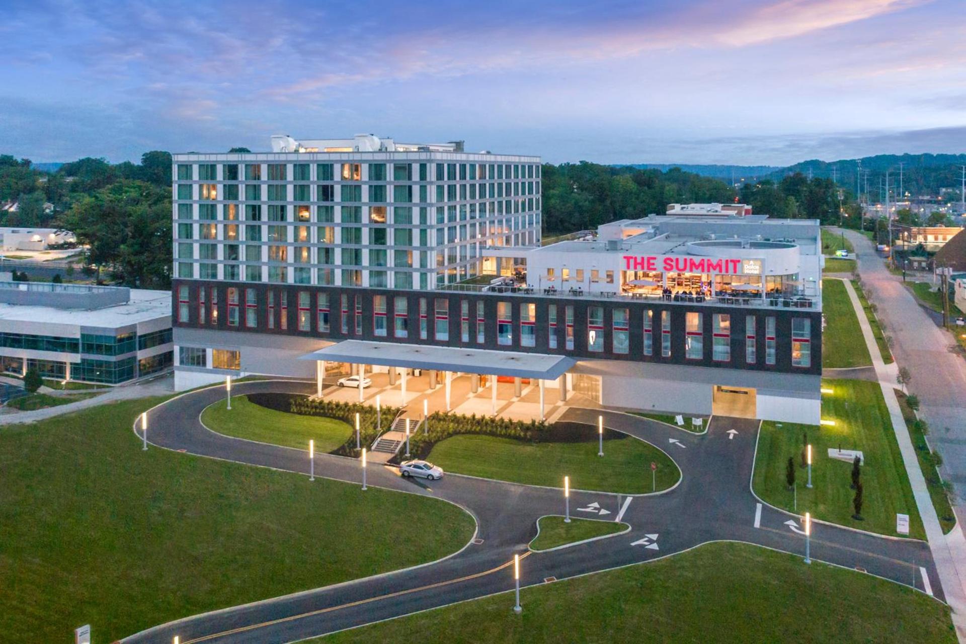 The Summit Hotel photo 1