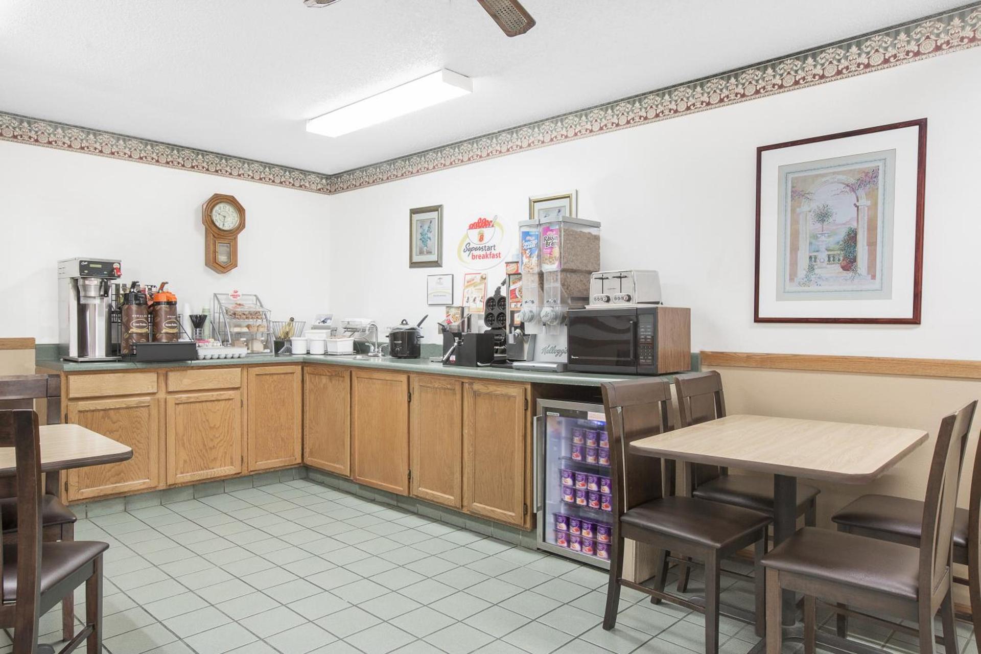 Super 8 by Wyndham Chillicothe photo 47