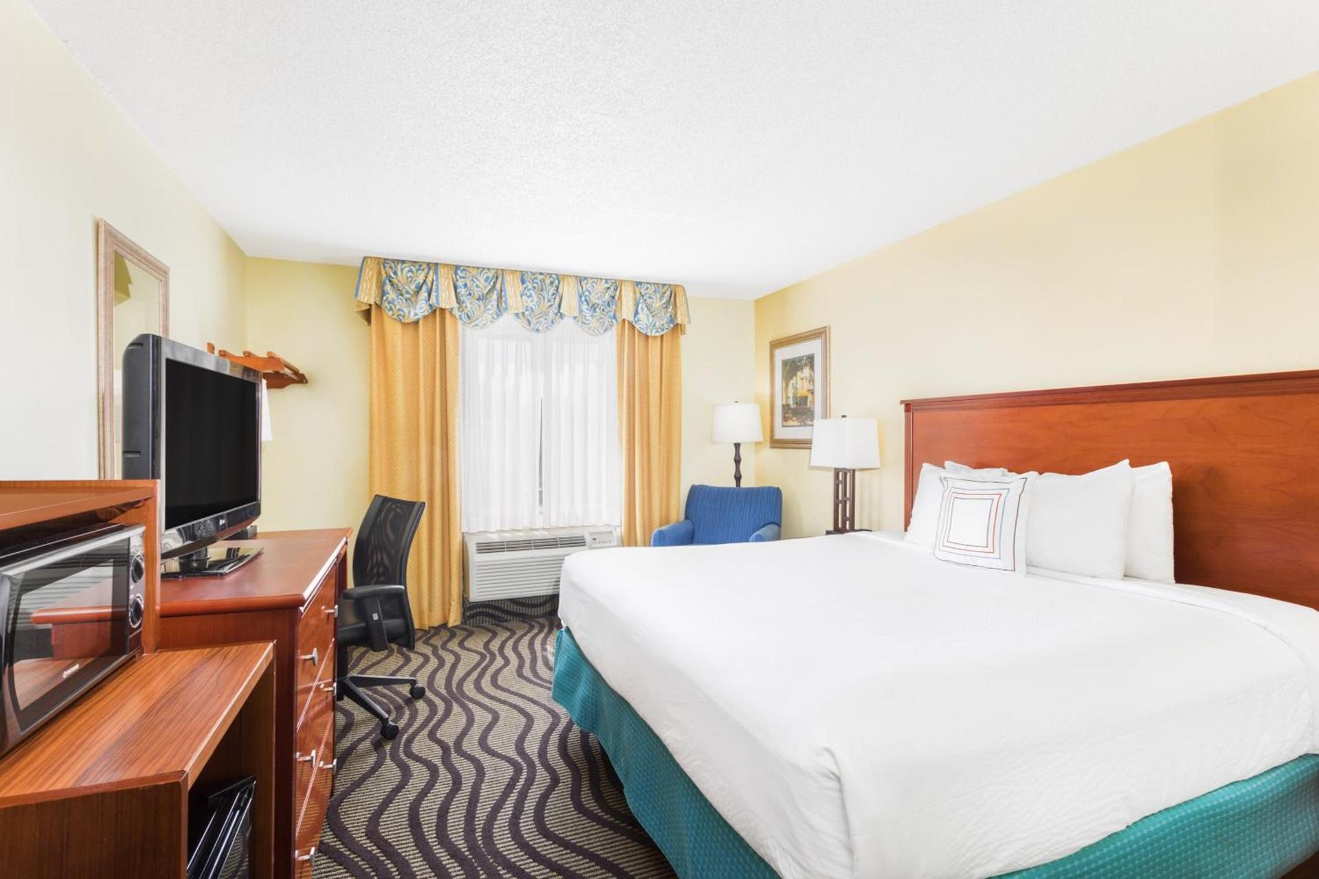 Baymont by Wyndham Savannah Midtown photo 19