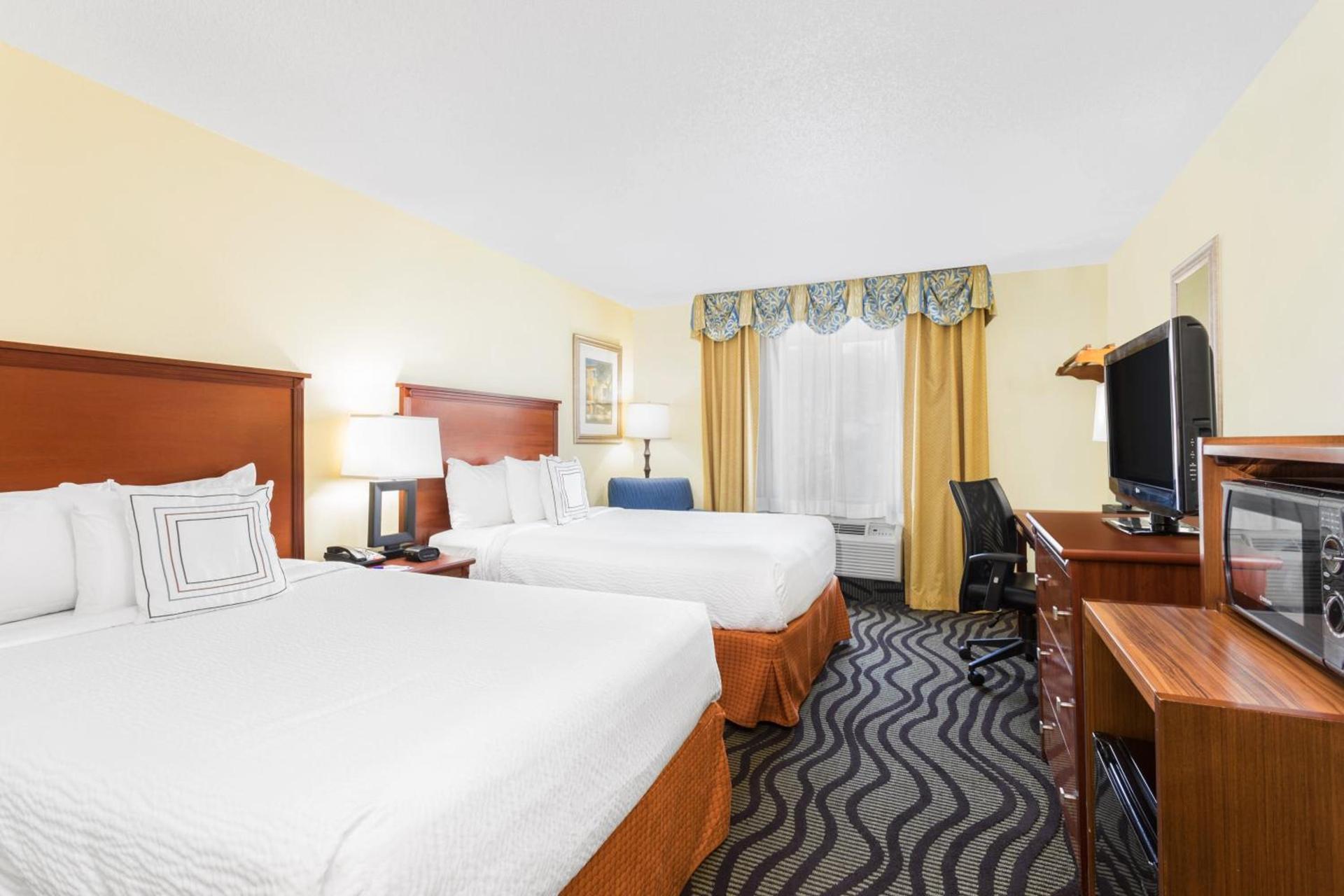 Baymont by Wyndham Savannah Midtown photo 33