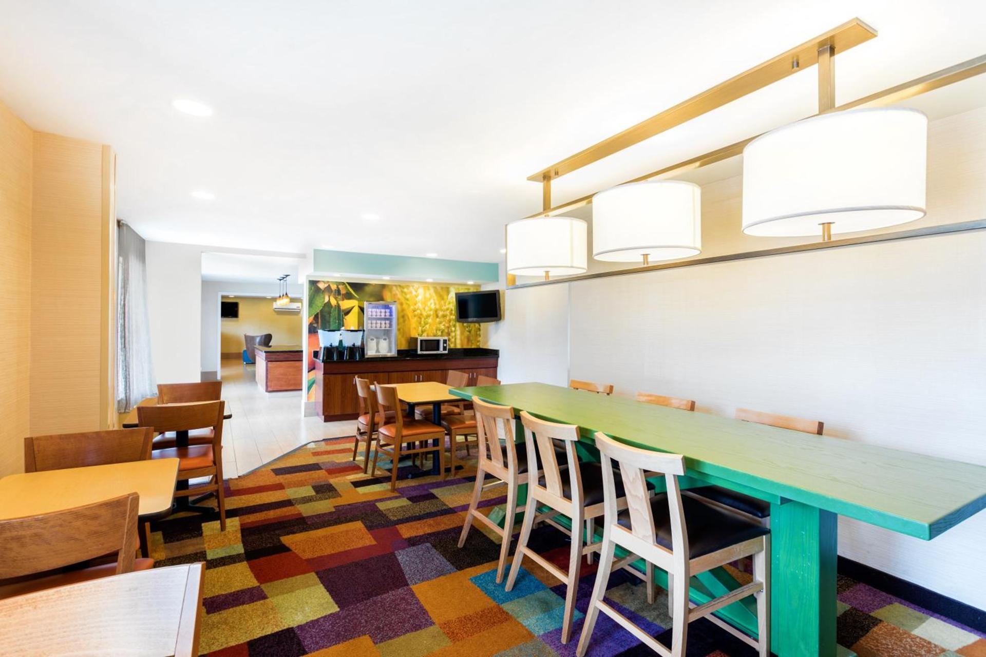 Baymont by Wyndham Savannah Midtown photo 35