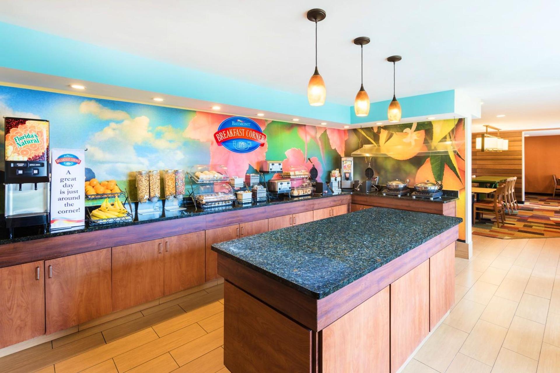 Baymont by Wyndham Savannah Midtown photo 24
