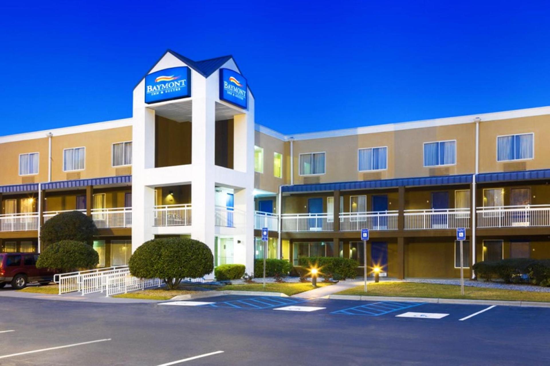 Baymont by Wyndham Savannah Midtown photo 32