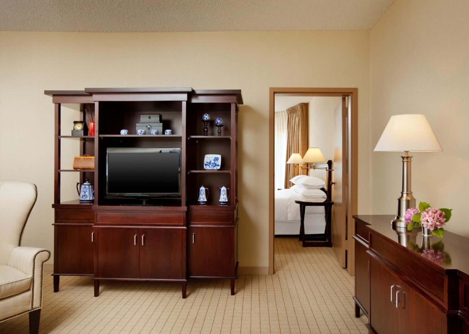 Anaheim Majestic Garden Hotel photo 4