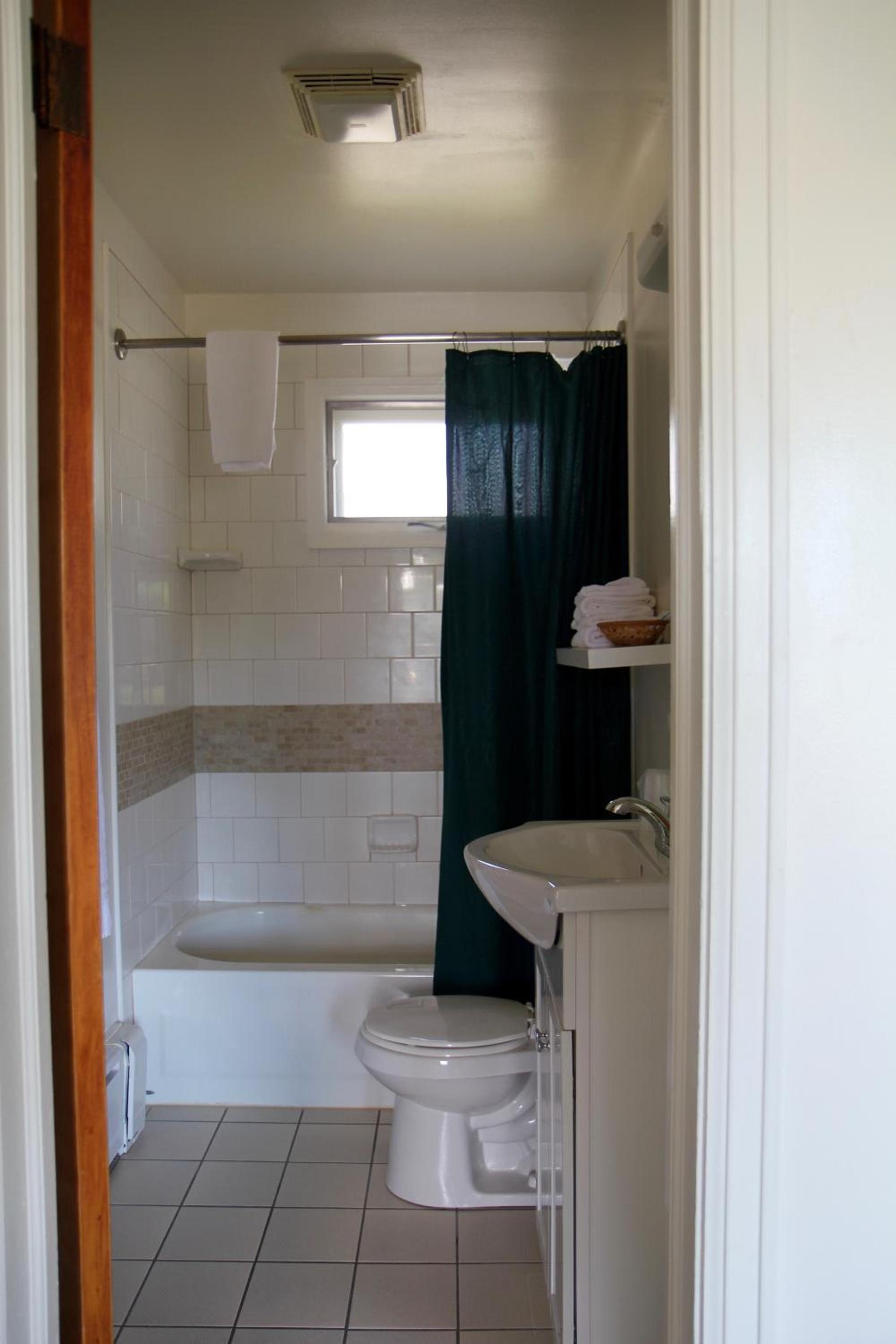 Sara Placid Inn & Suites photo 48