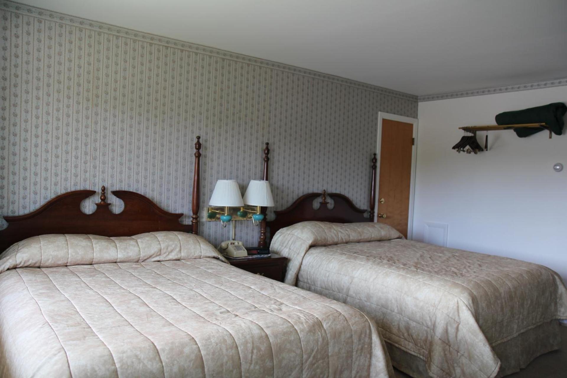 Sara Placid Inn & Suites photo 47
