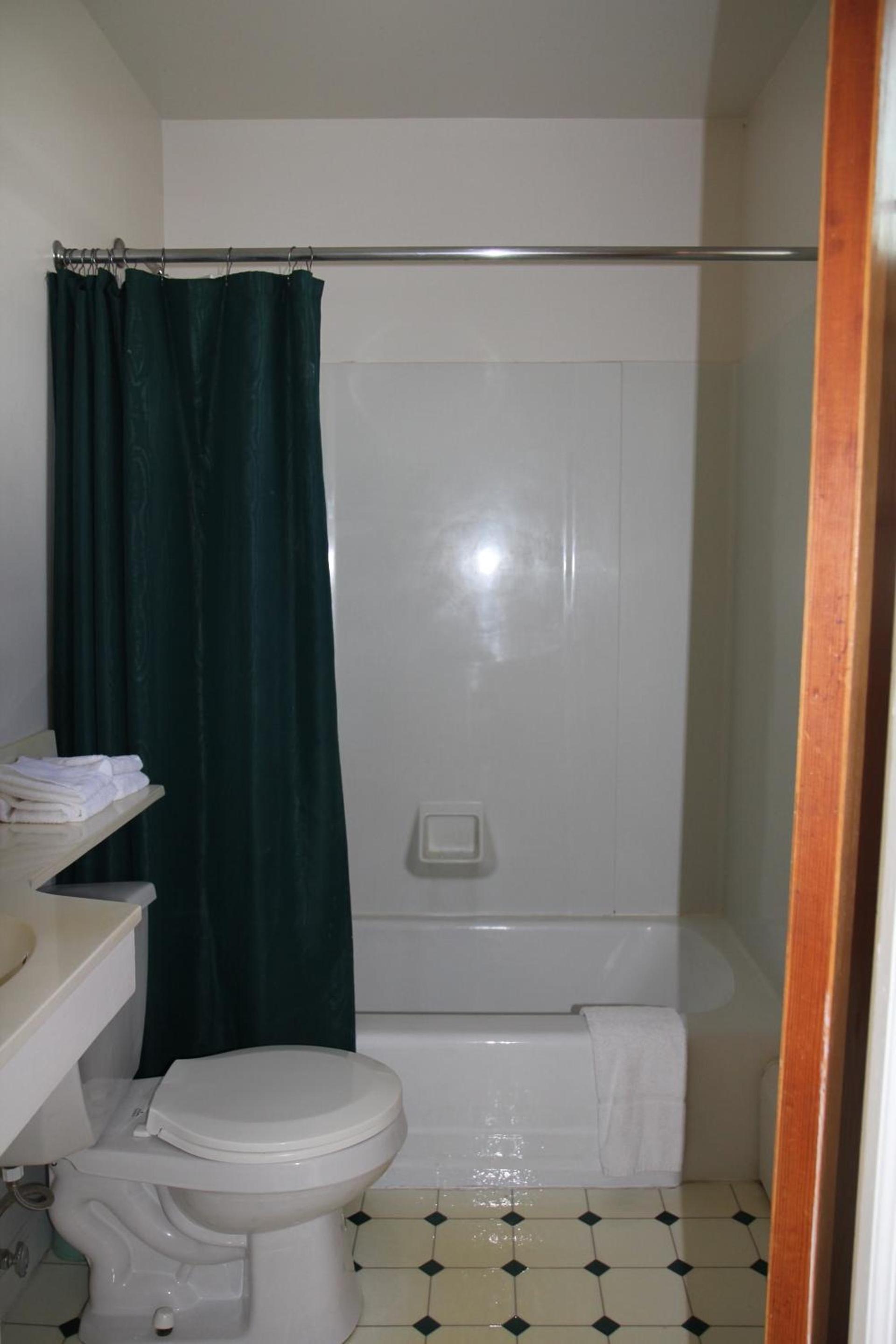 Sara Placid Inn & Suites photo 46