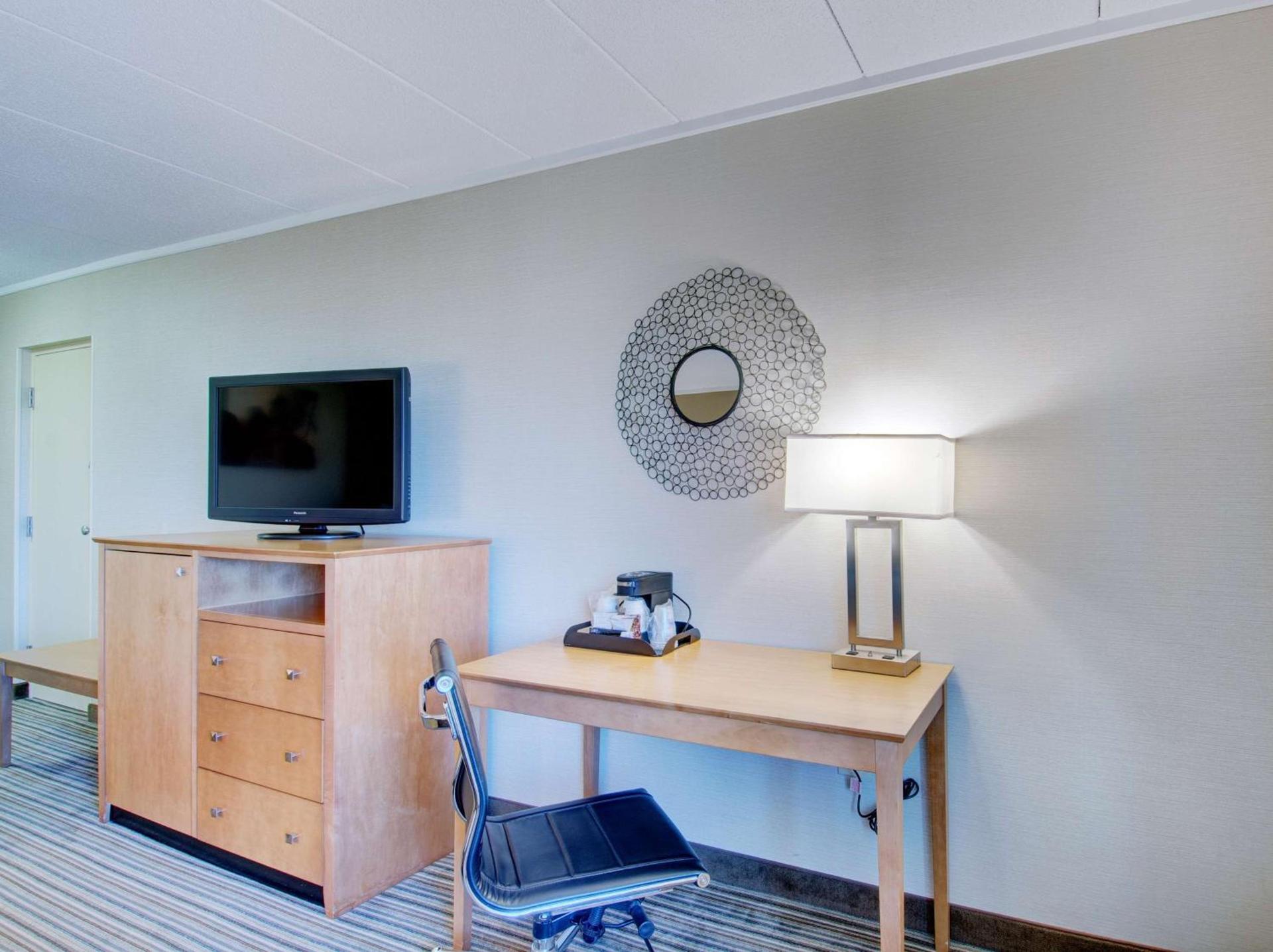 Best Western Plus Waltham Boston photo 18