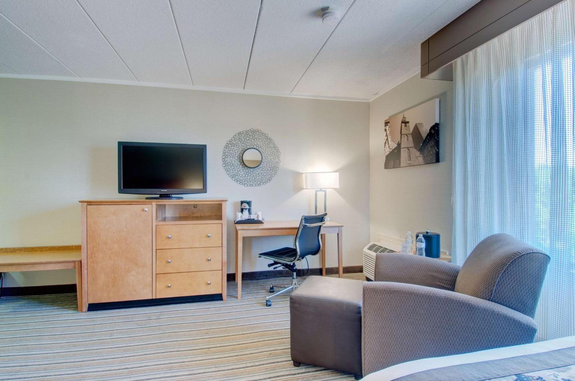 Best Western Plus Waltham Boston photo 31