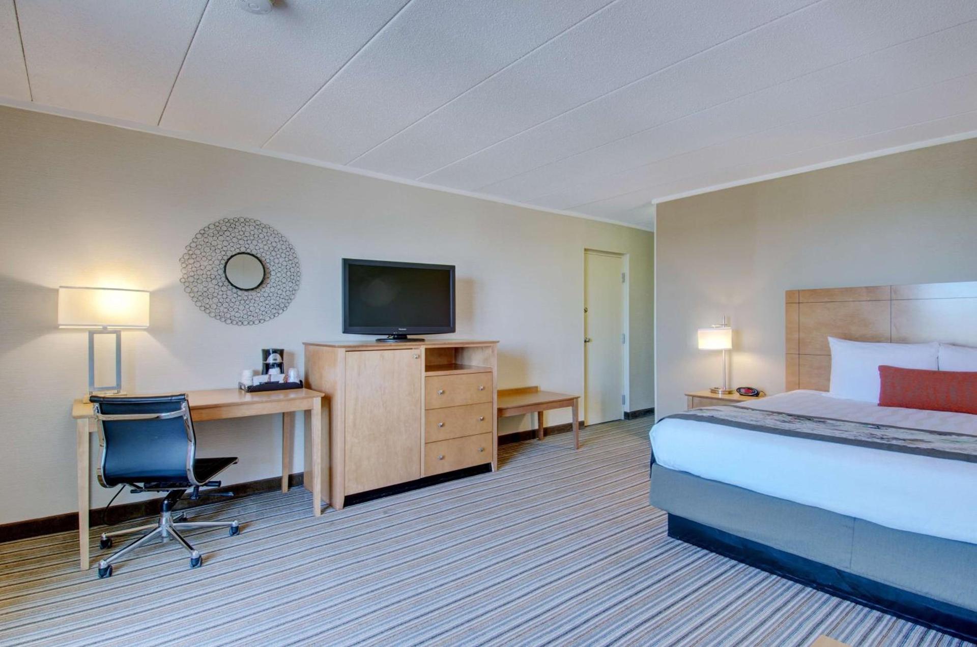 Best Western Plus Waltham Boston photo 21