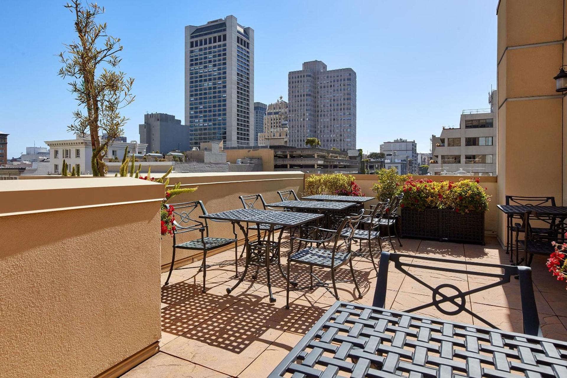 Orchard Garden Hotel photo 8