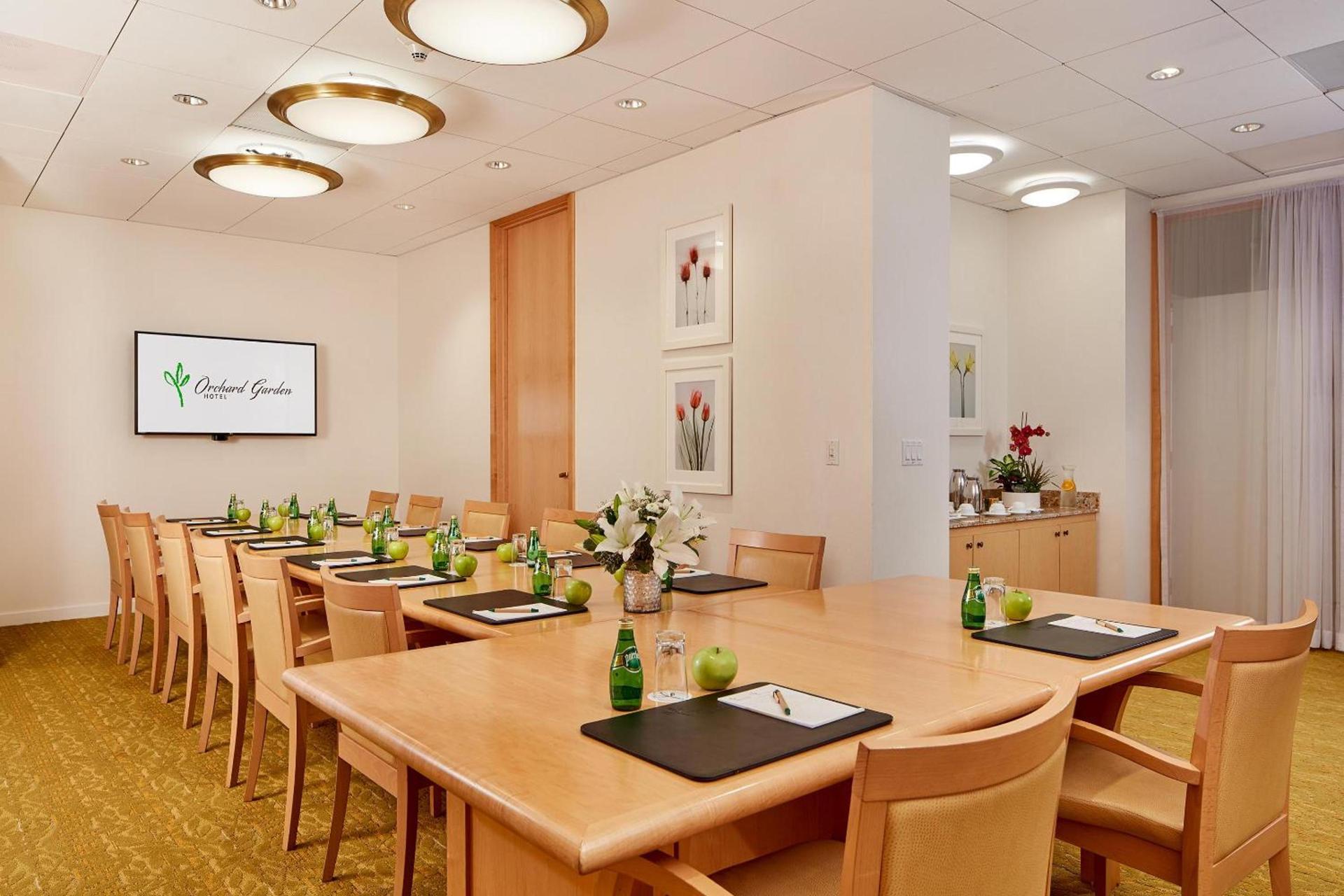 Orchard Garden Hotel photo 11