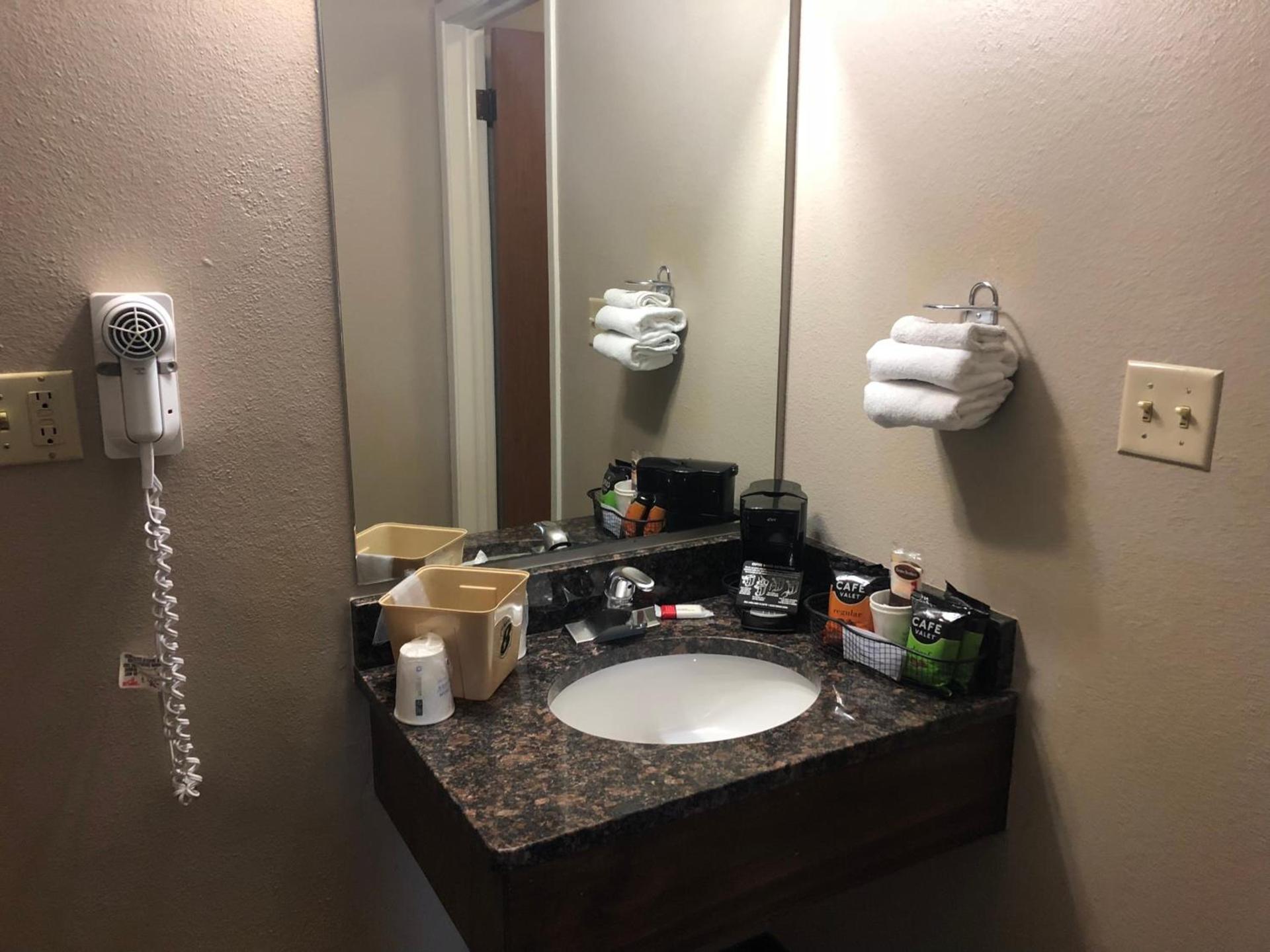 Super 8 by Wyndham Pocatello photo 20