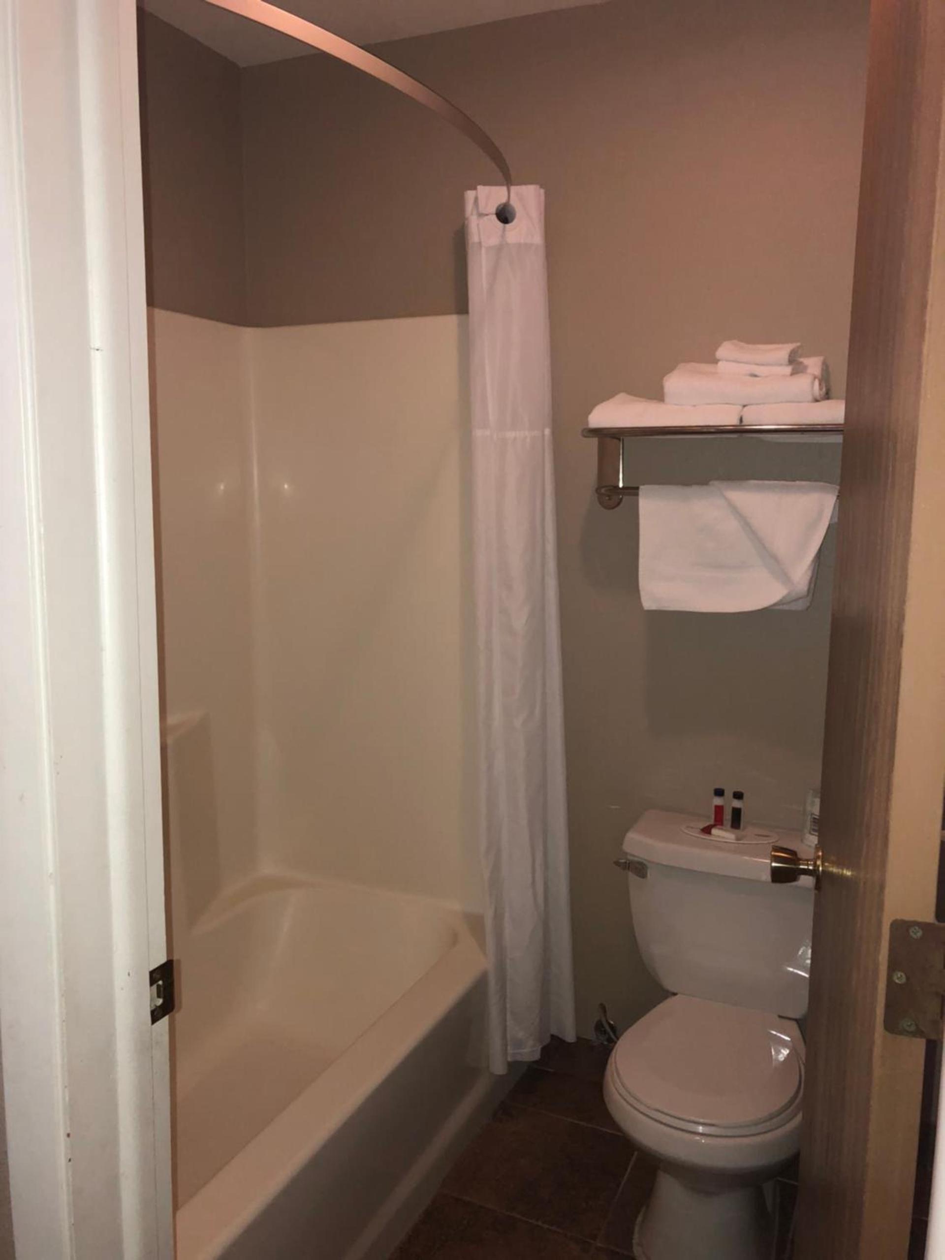 Super 8 by Wyndham Pocatello photo 19