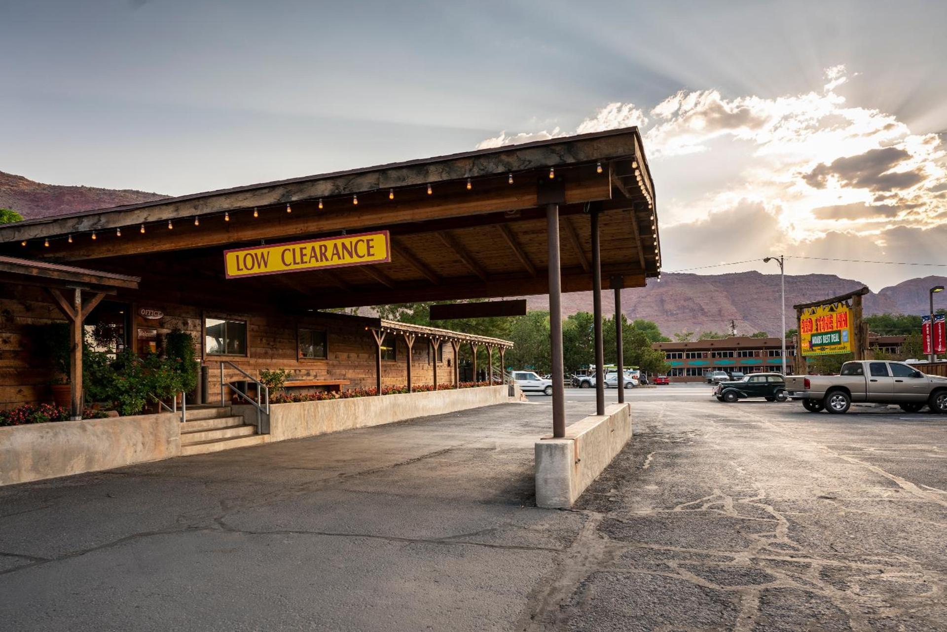 Red Stone Inn photo 4