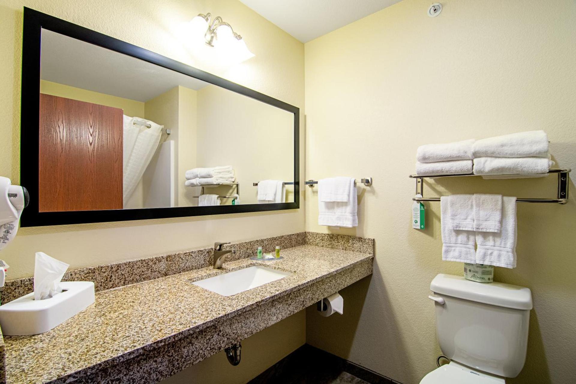 Cobblestone Hotel & Suites - Paxton photo 21