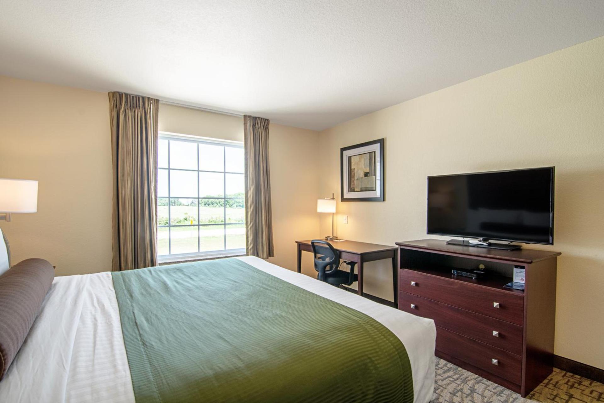 Cobblestone Hotel & Suites - Paxton photo 20