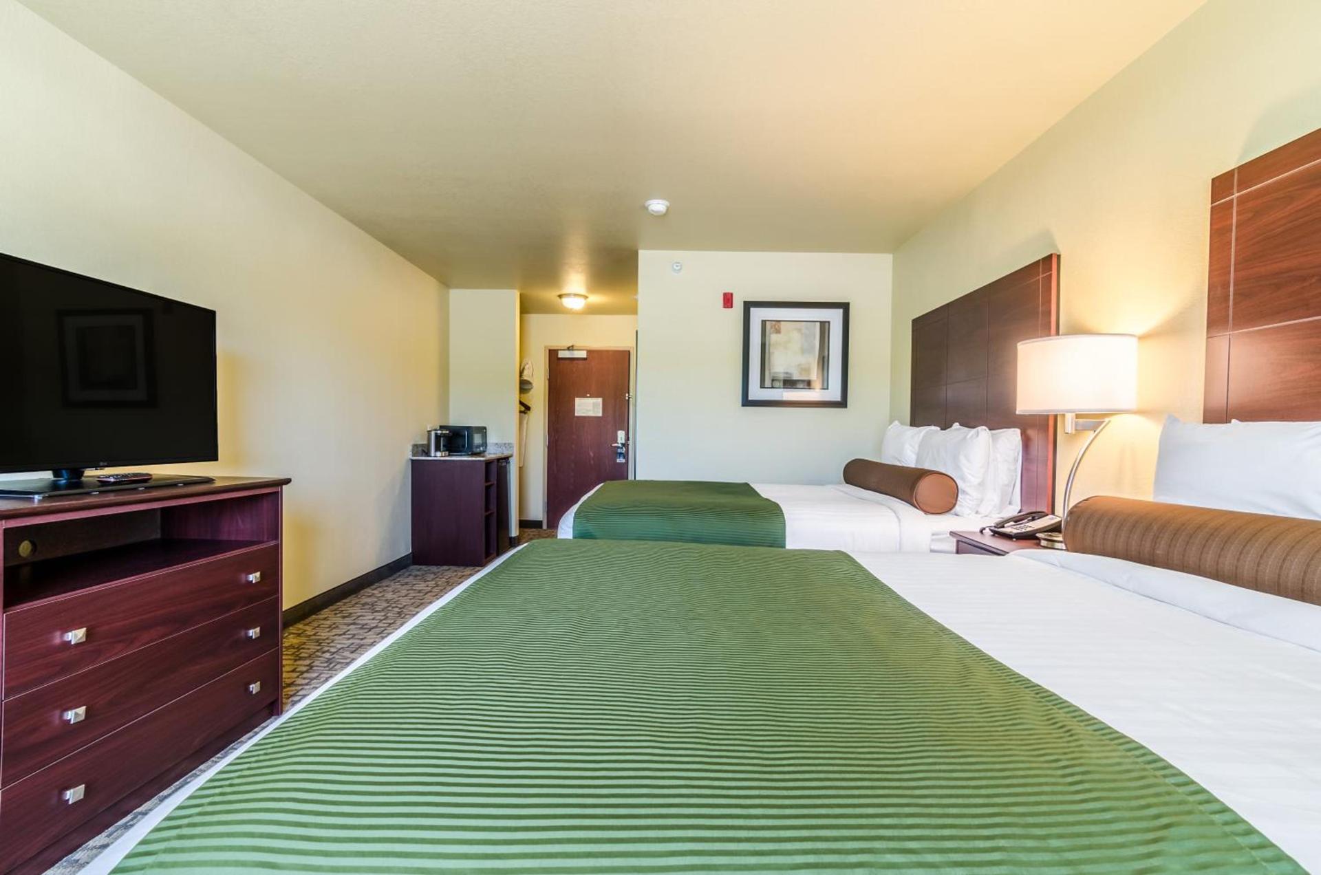 Cobblestone Hotel & Suites - Paxton photo 6