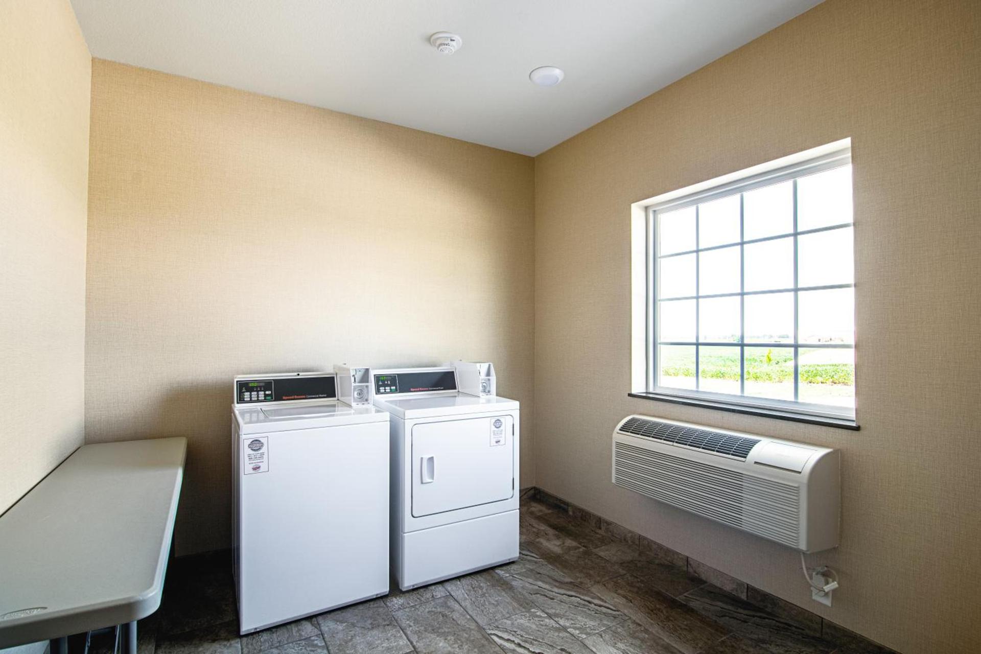 Cobblestone Hotel & Suites - Paxton photo 30