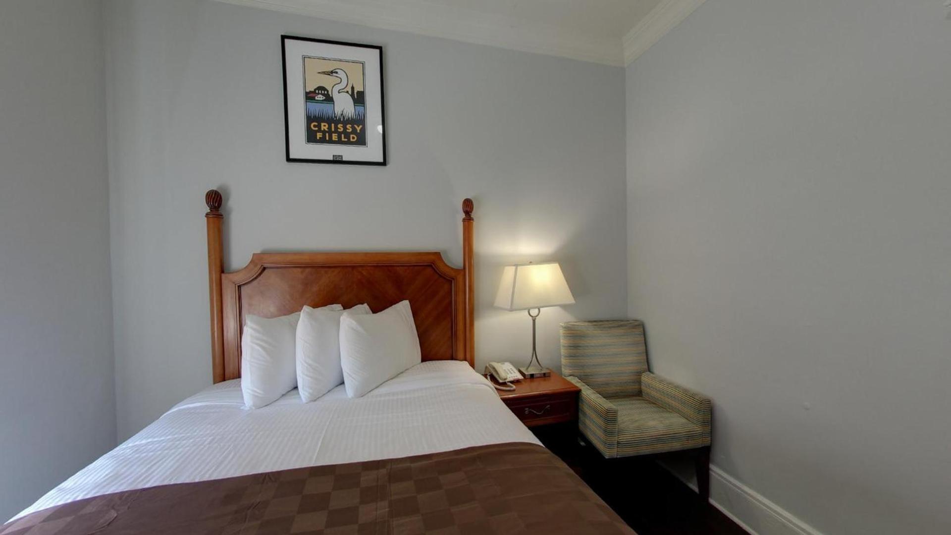 Warfield Hotel photo 35
