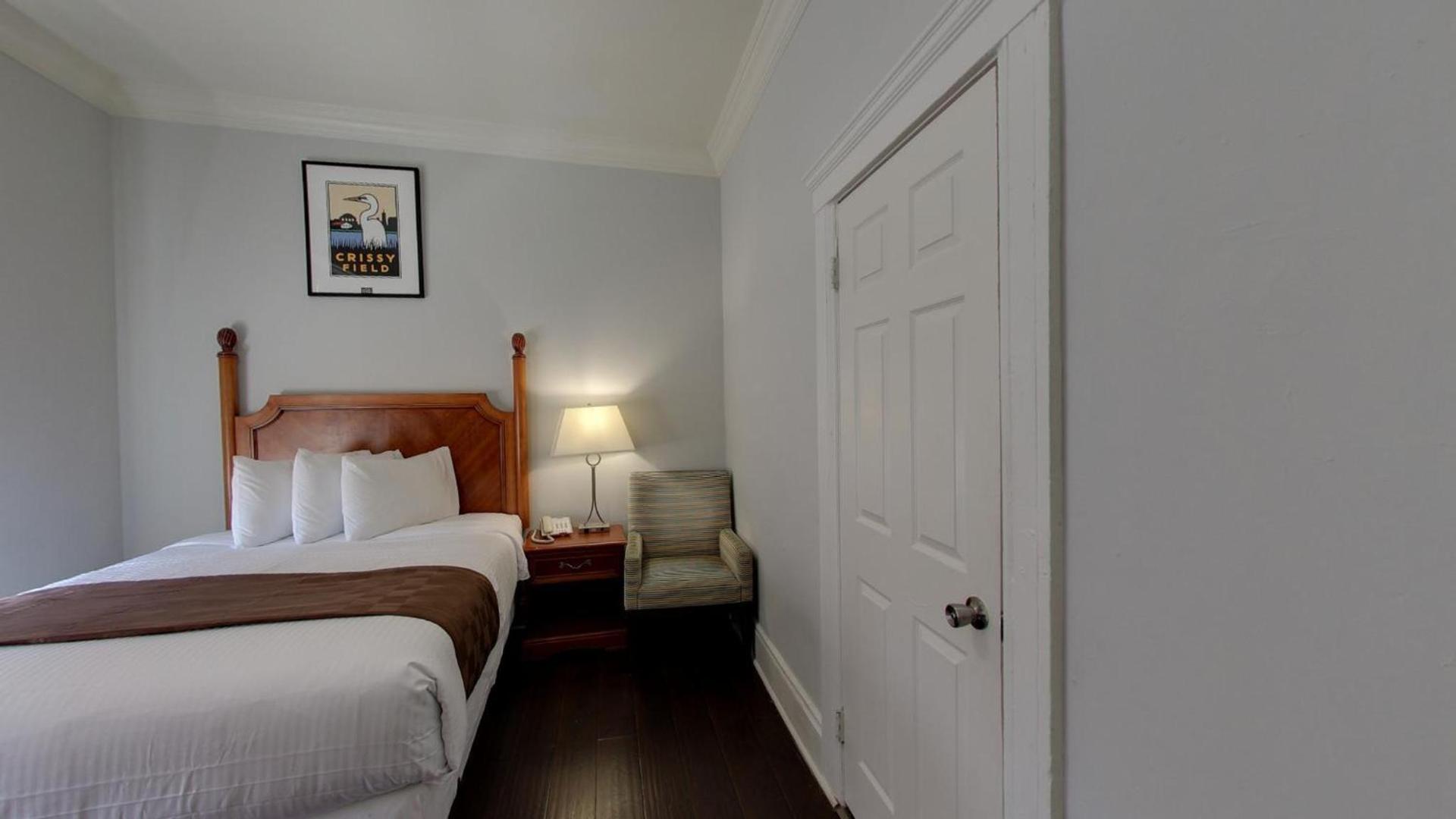 Warfield Hotel photo 30