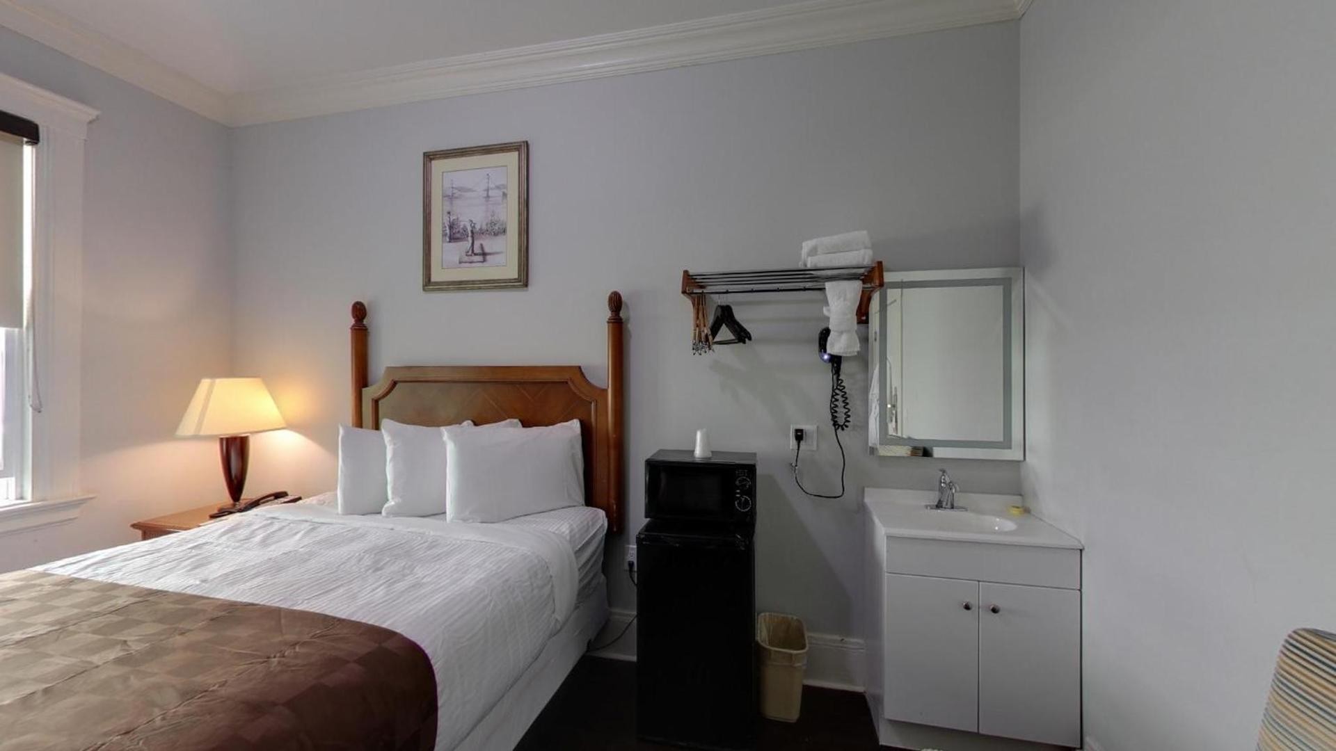 Warfield Hotel photo 25