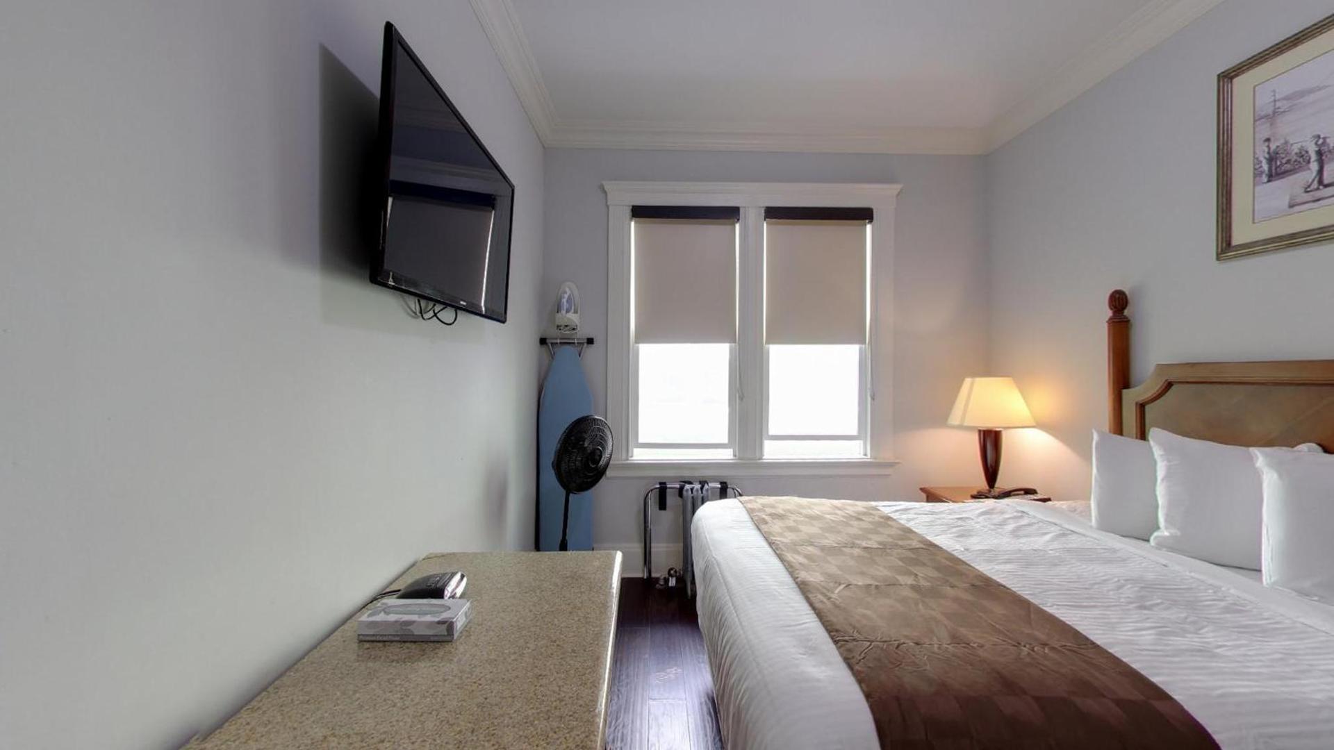 Warfield Hotel photo 27