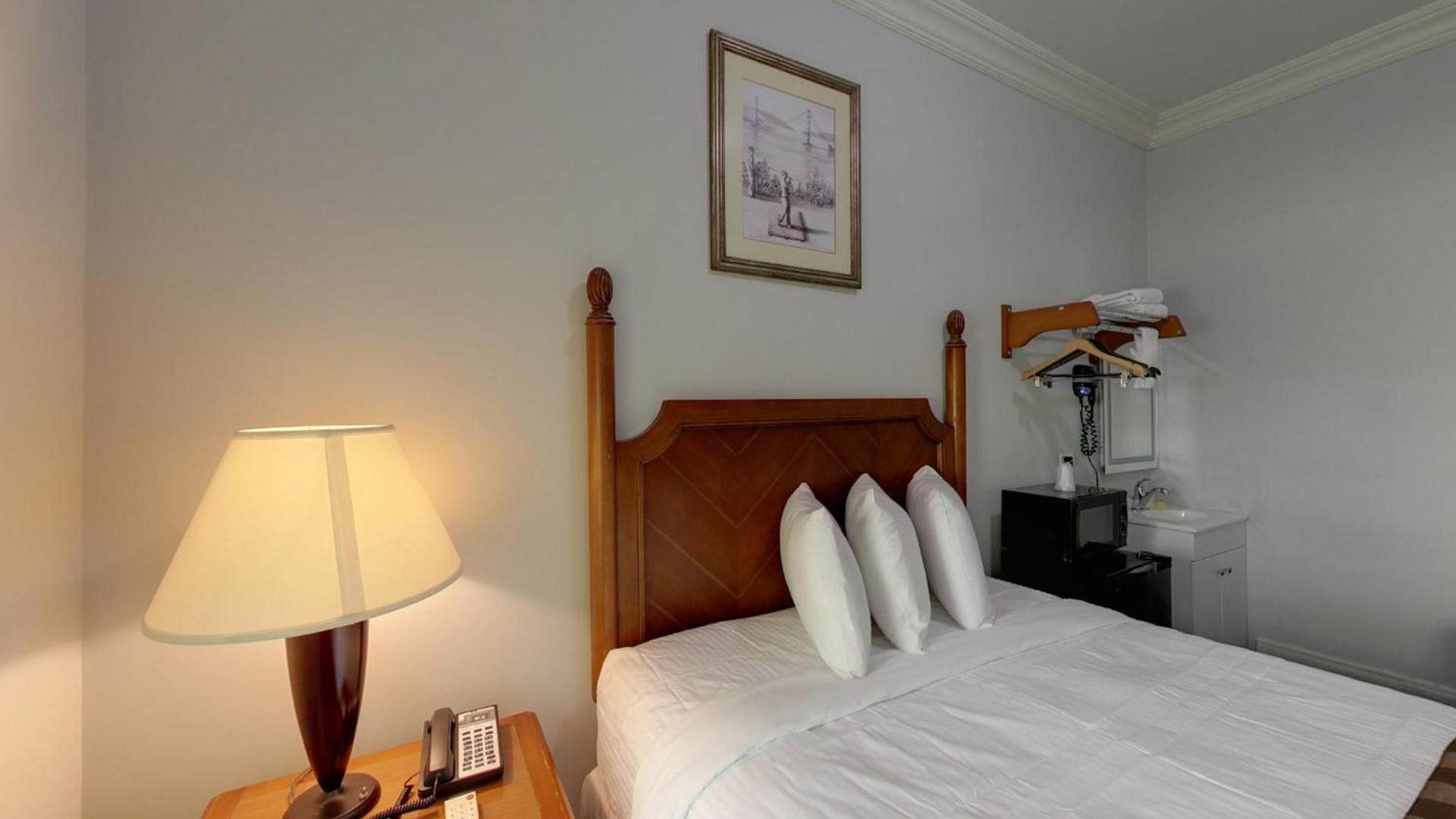 Warfield Hotel photo 23