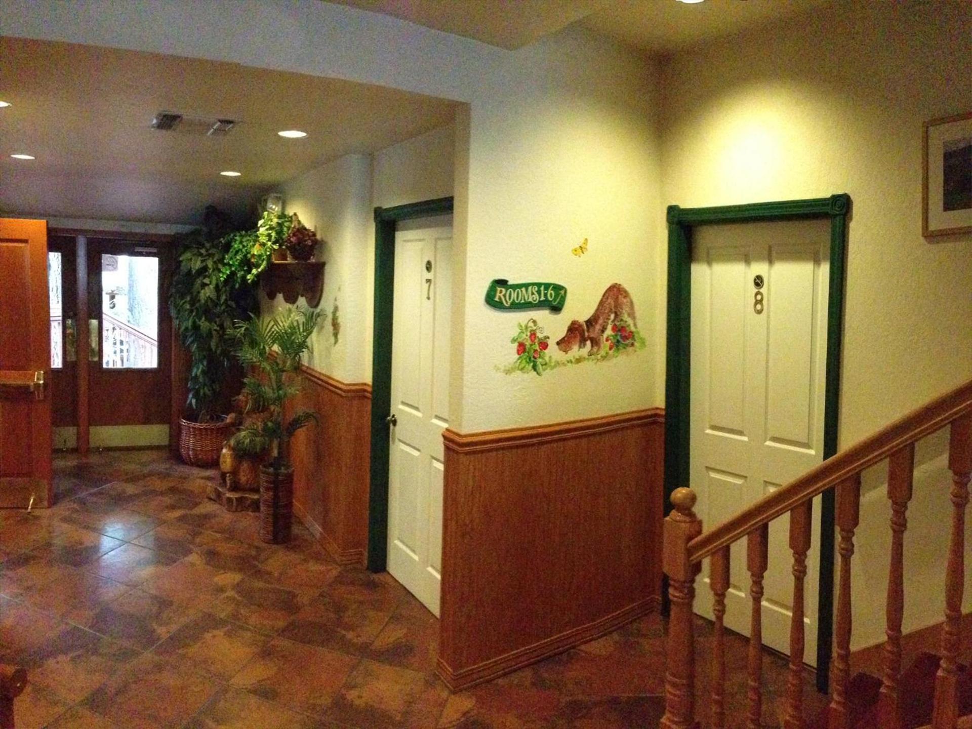 StrawberryInn River Front Resort photo 10