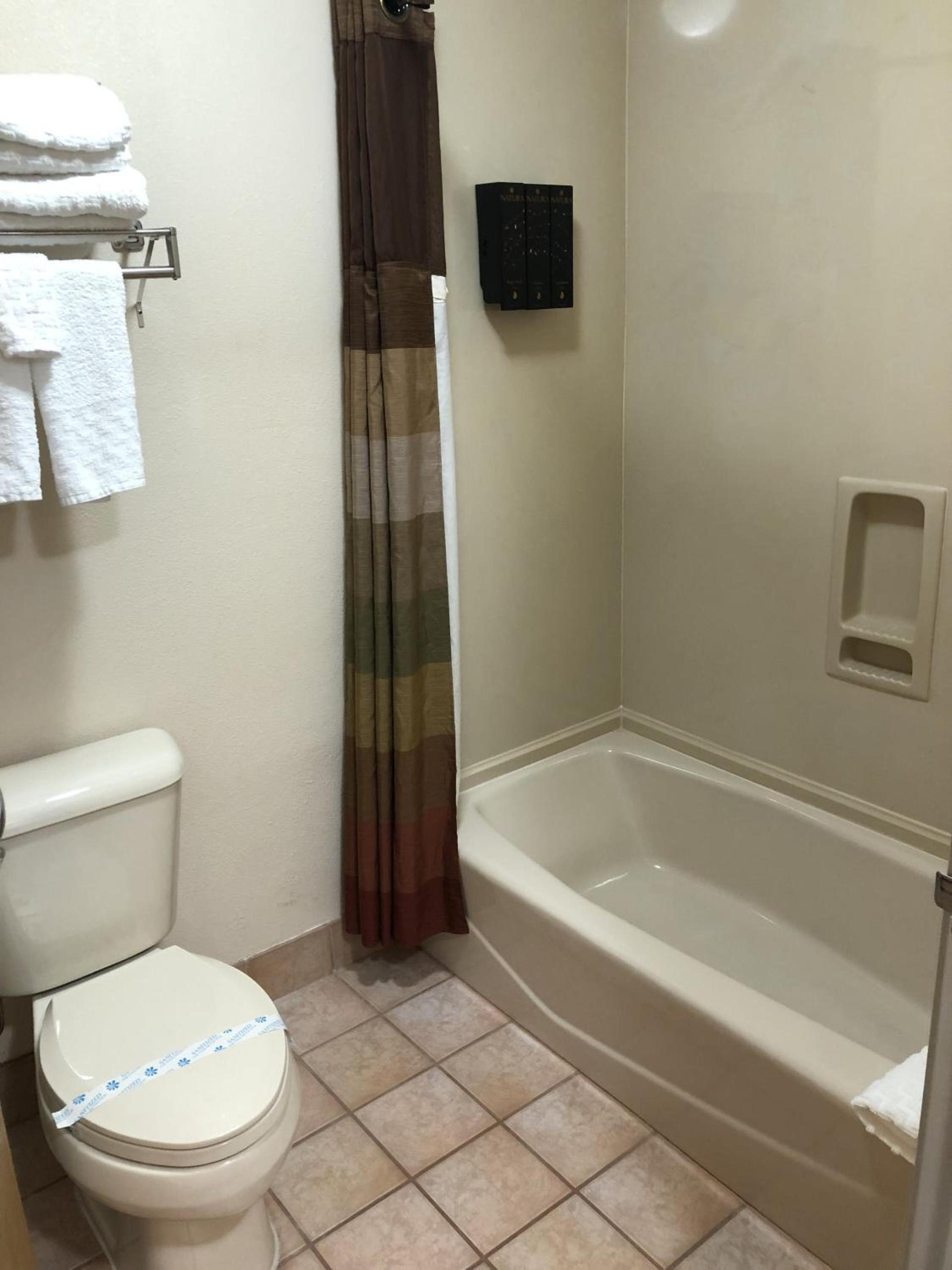 Best Western Dallas Inn & Suites photo 24
