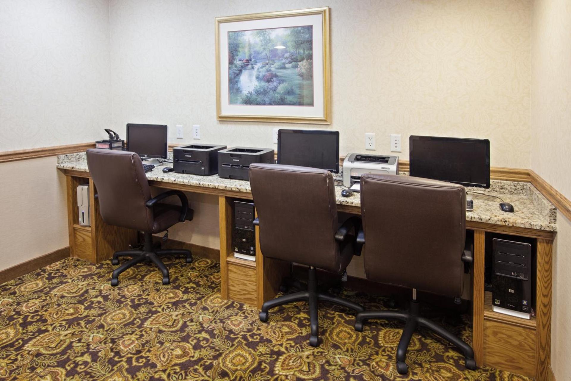 Quality Inn & Suites photo 32