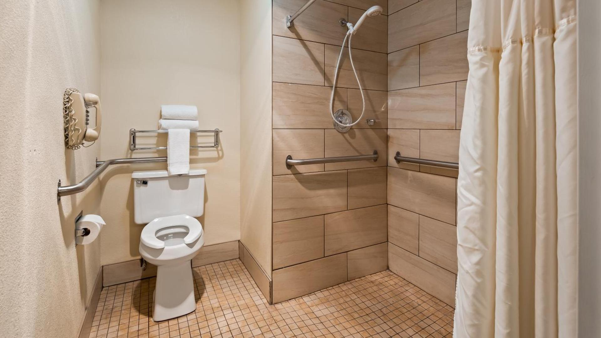 Best Western Parkside Inn photo 33