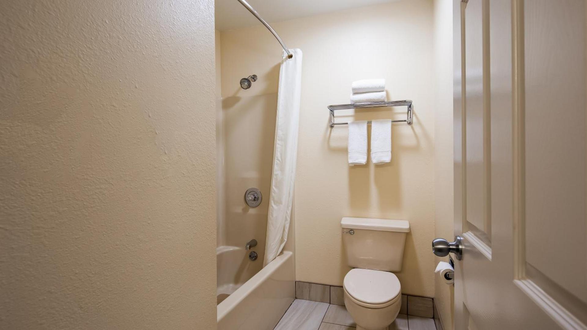Best Western Parkside Inn photo 39
